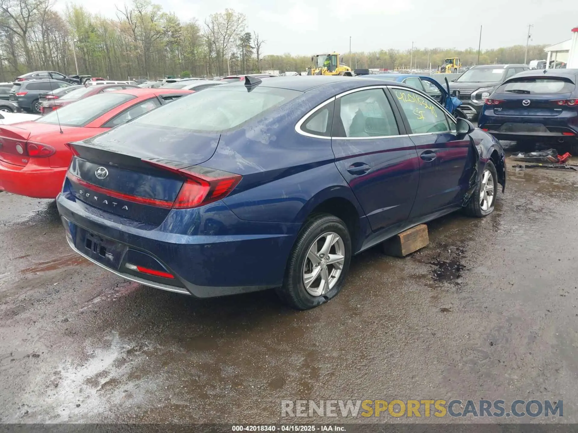 4 Photograph of a damaged car 5NPEG4JA3NH146189 HYUNDAI SONATA 2022