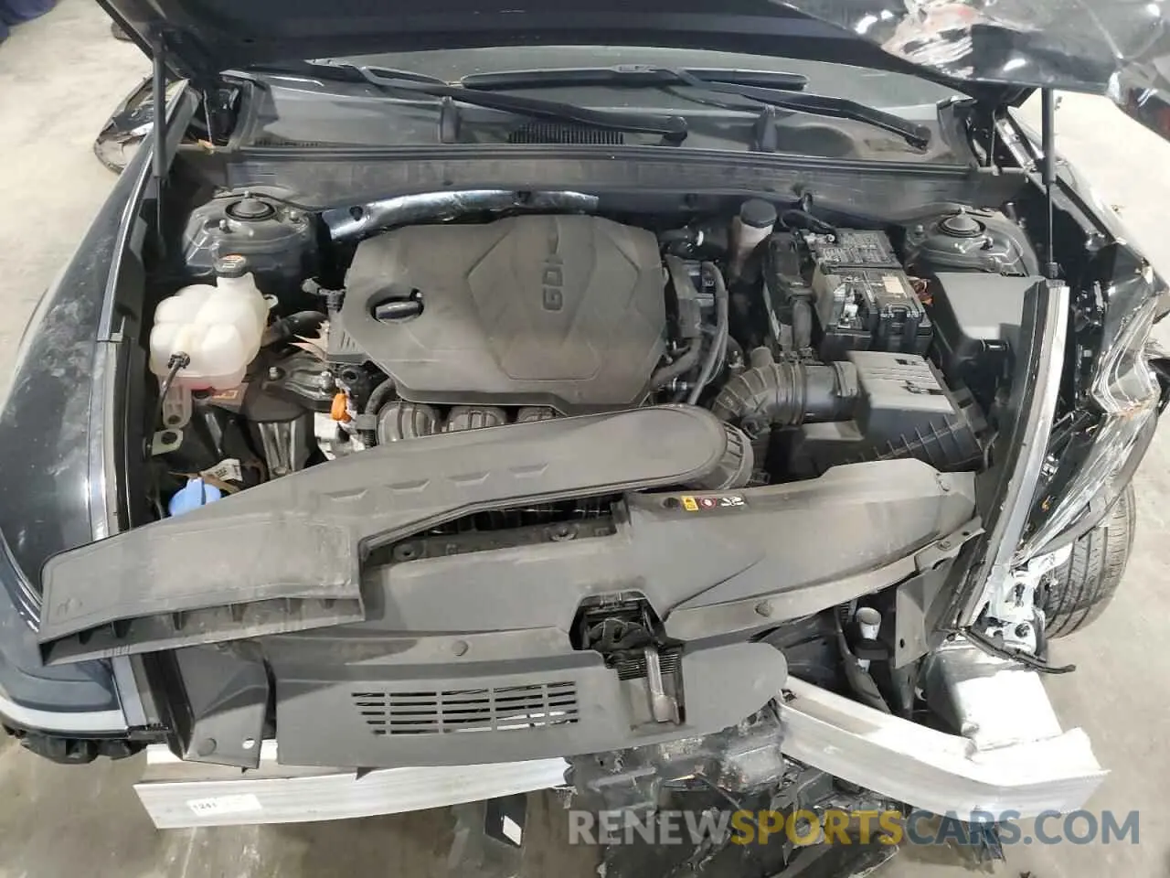 11 Photograph of a damaged car 5NPEG4JA5NH139034 HYUNDAI SONATA 2022
