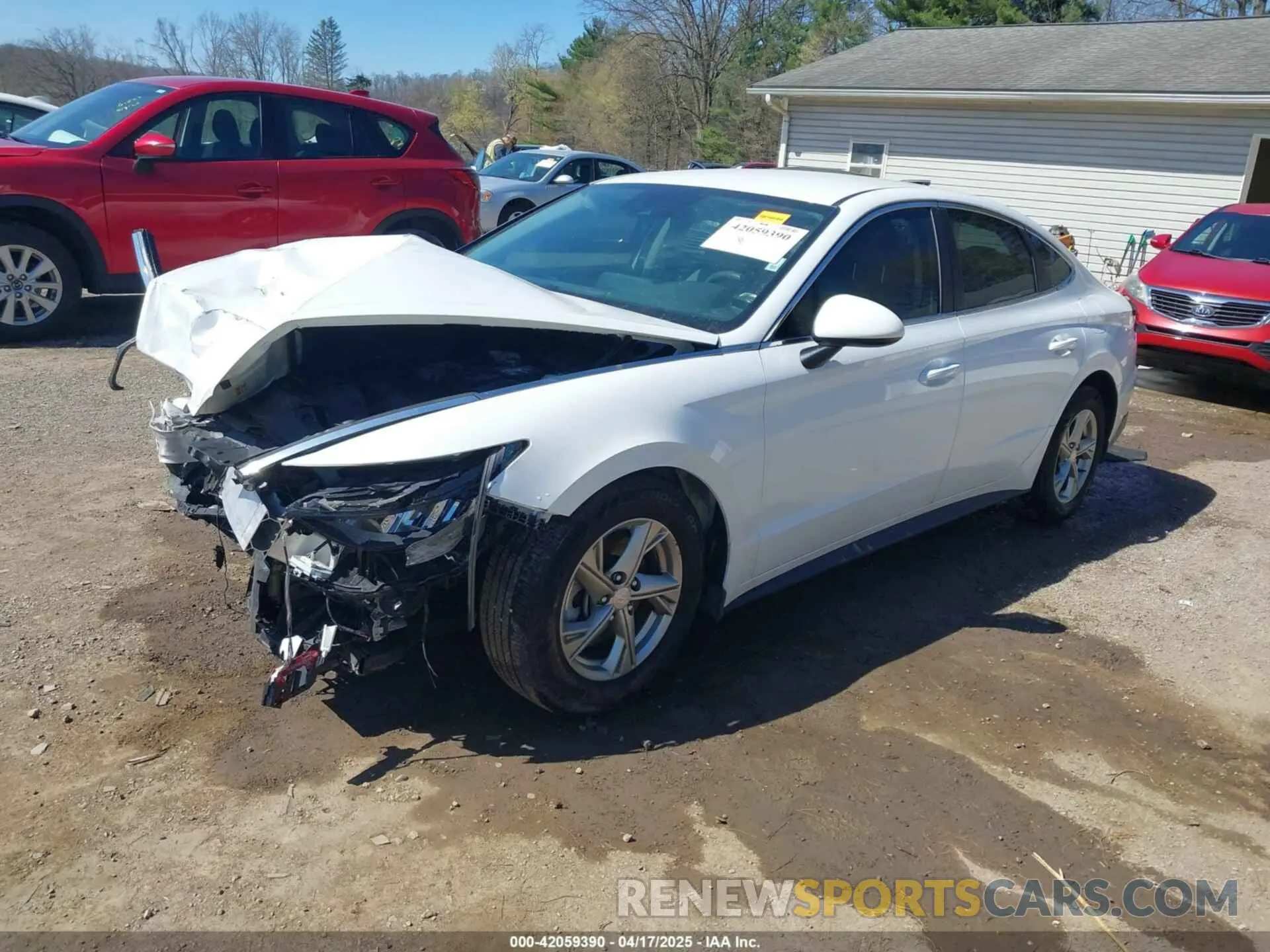 2 Photograph of a damaged car 5NPEG4JA5NH143746 HYUNDAI SONATA 2022