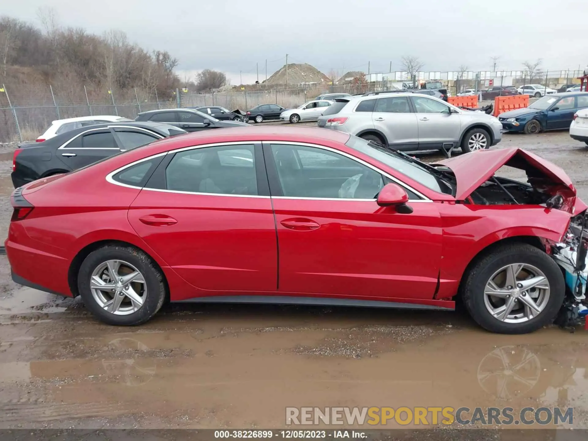 12 Photograph of a damaged car 5NPEG4JA6NH142900 HYUNDAI SONATA 2022