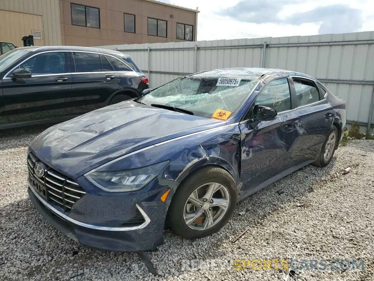 1 Photograph of a damaged car 5NPEG4JA6NH144033 HYUNDAI SONATA 2022