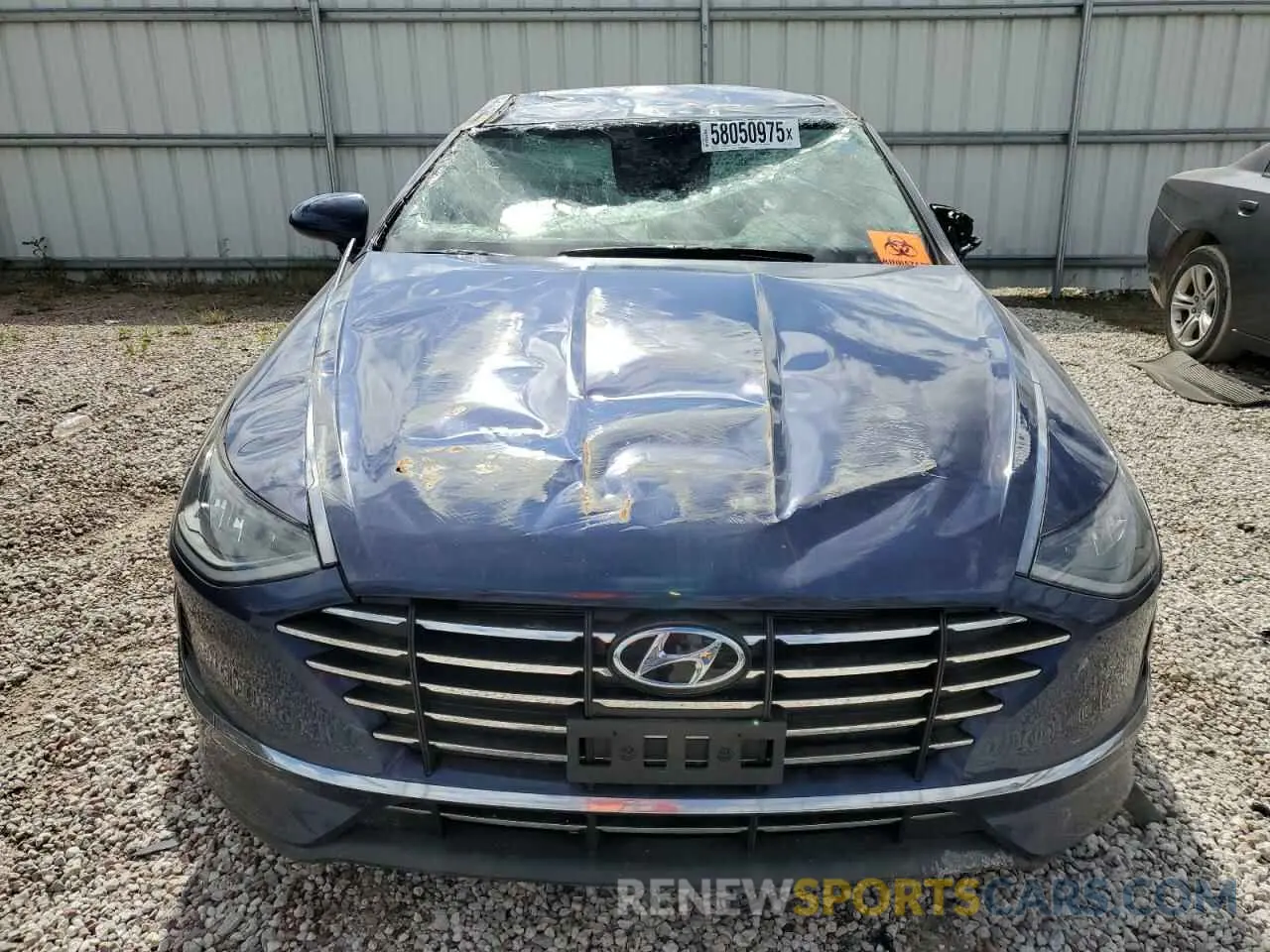 5 Photograph of a damaged car 5NPEG4JA6NH144033 HYUNDAI SONATA 2022