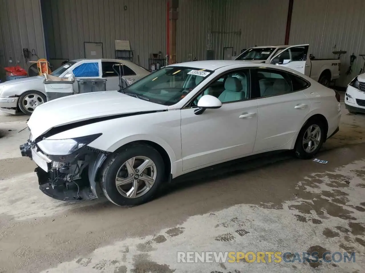 1 Photograph of a damaged car 5NPEG4JA8NH145961 HYUNDAI SONATA 2022