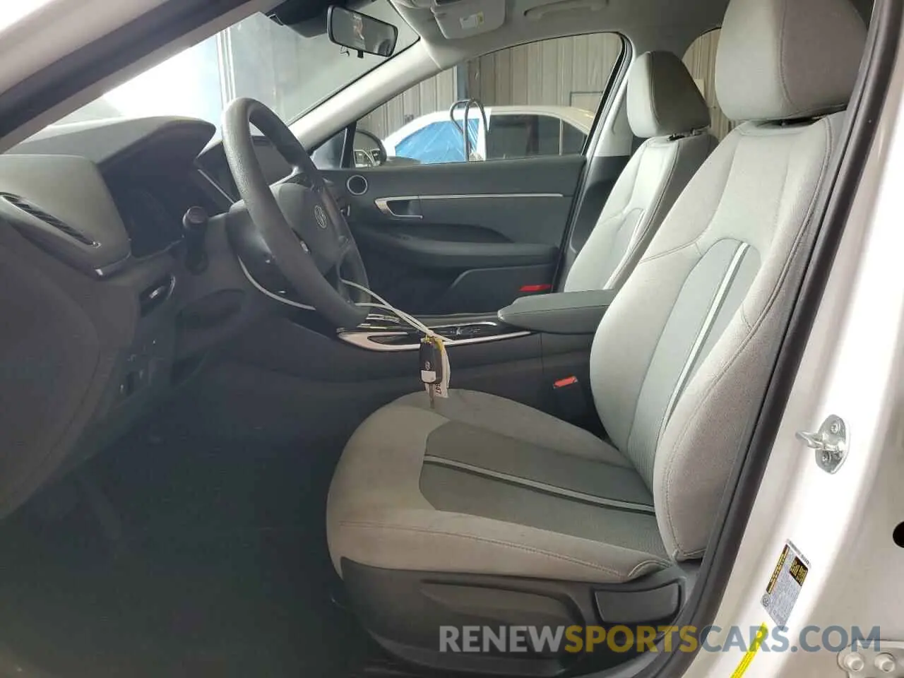 7 Photograph of a damaged car 5NPEG4JA8NH145961 HYUNDAI SONATA 2022