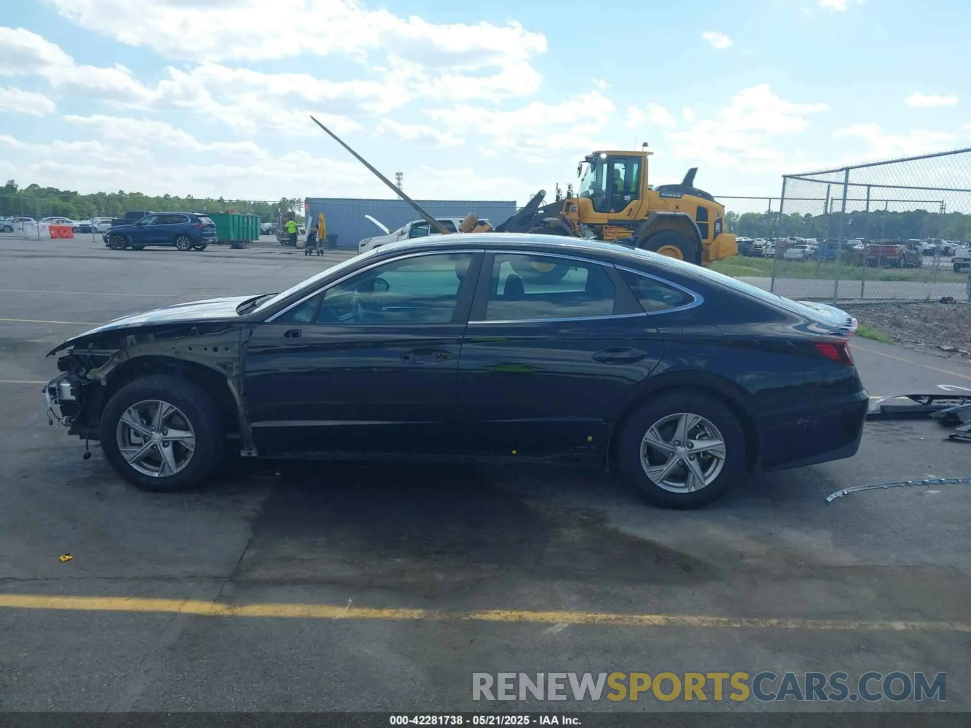 15 Photograph of a damaged car 5NPEG4JA8NH149962 HYUNDAI SONATA 2022