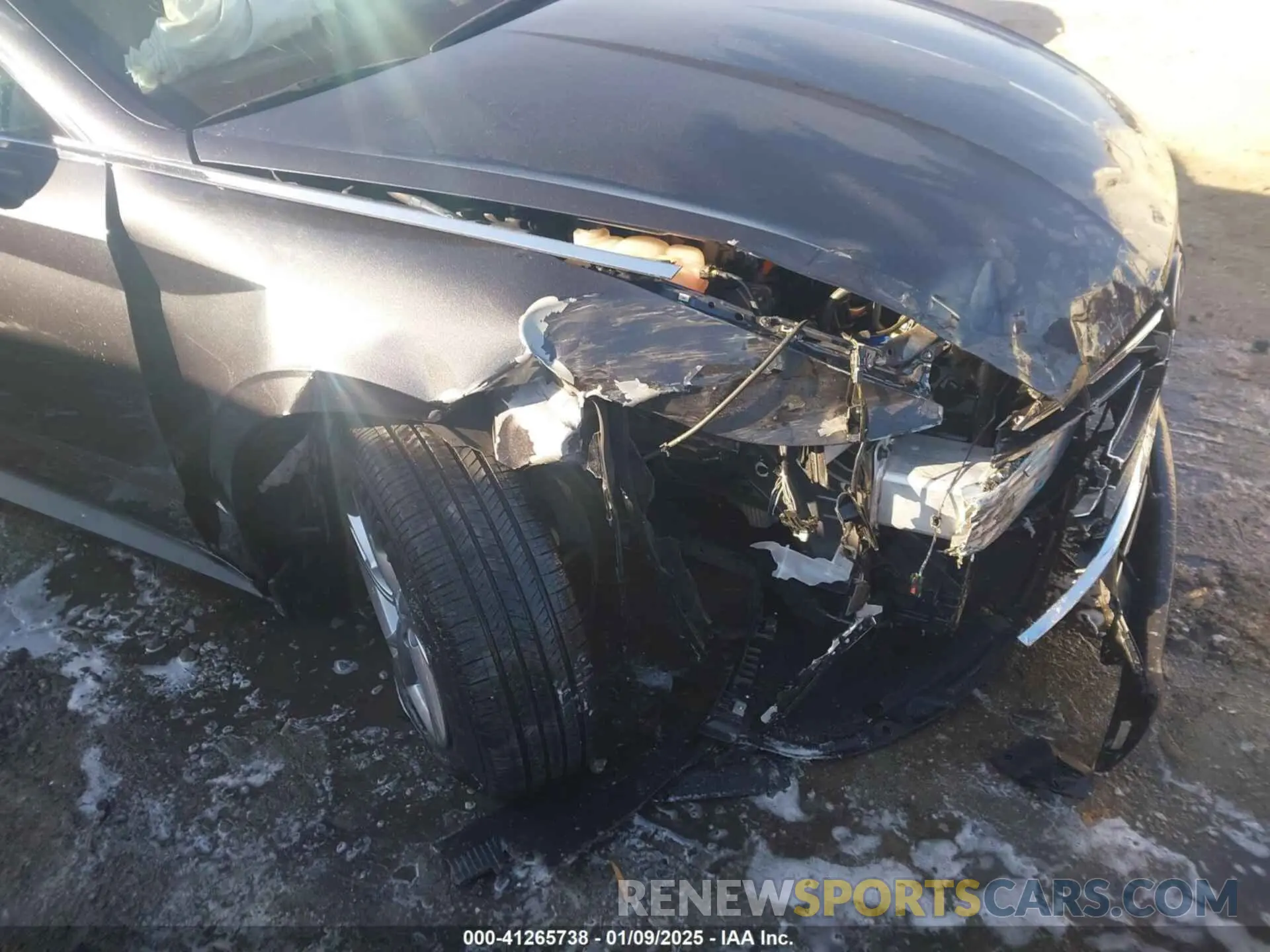 16 Photograph of a damaged car 5NPEG4JA9NH143121 HYUNDAI SONATA 2022