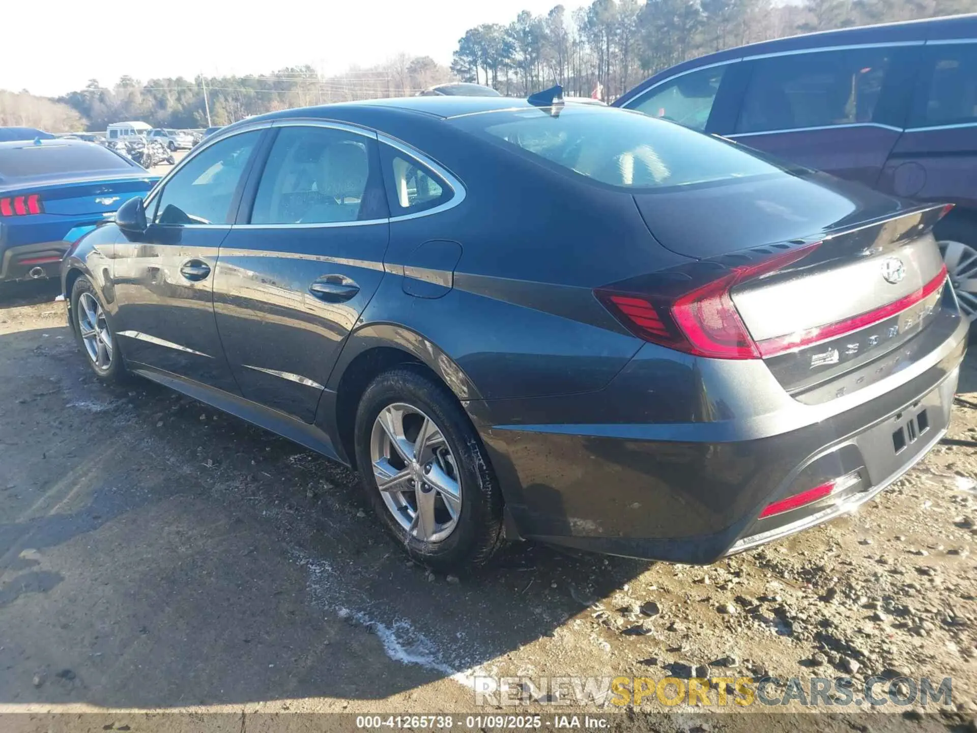 3 Photograph of a damaged car 5NPEG4JA9NH143121 HYUNDAI SONATA 2022