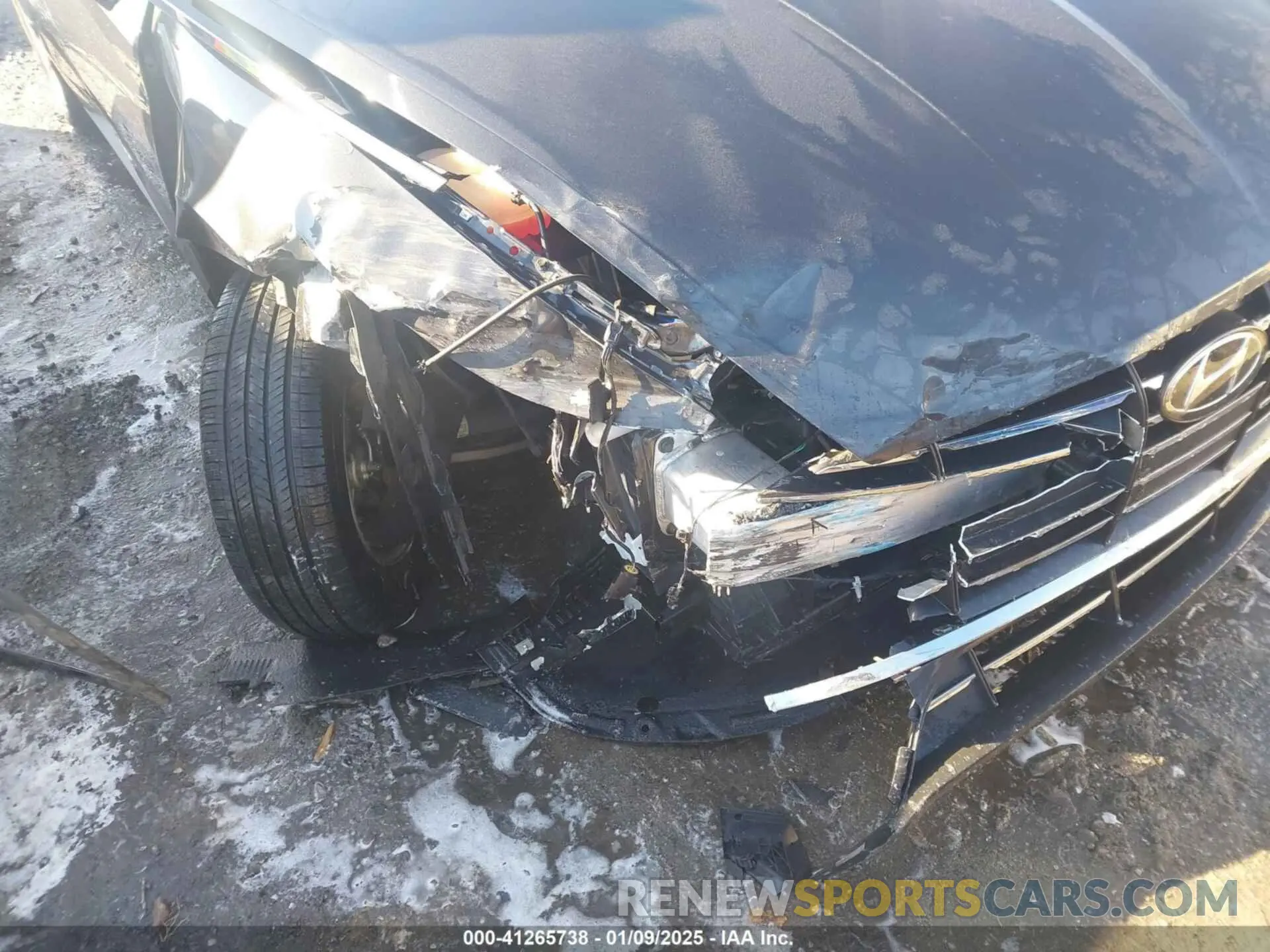 6 Photograph of a damaged car 5NPEG4JA9NH143121 HYUNDAI SONATA 2022
