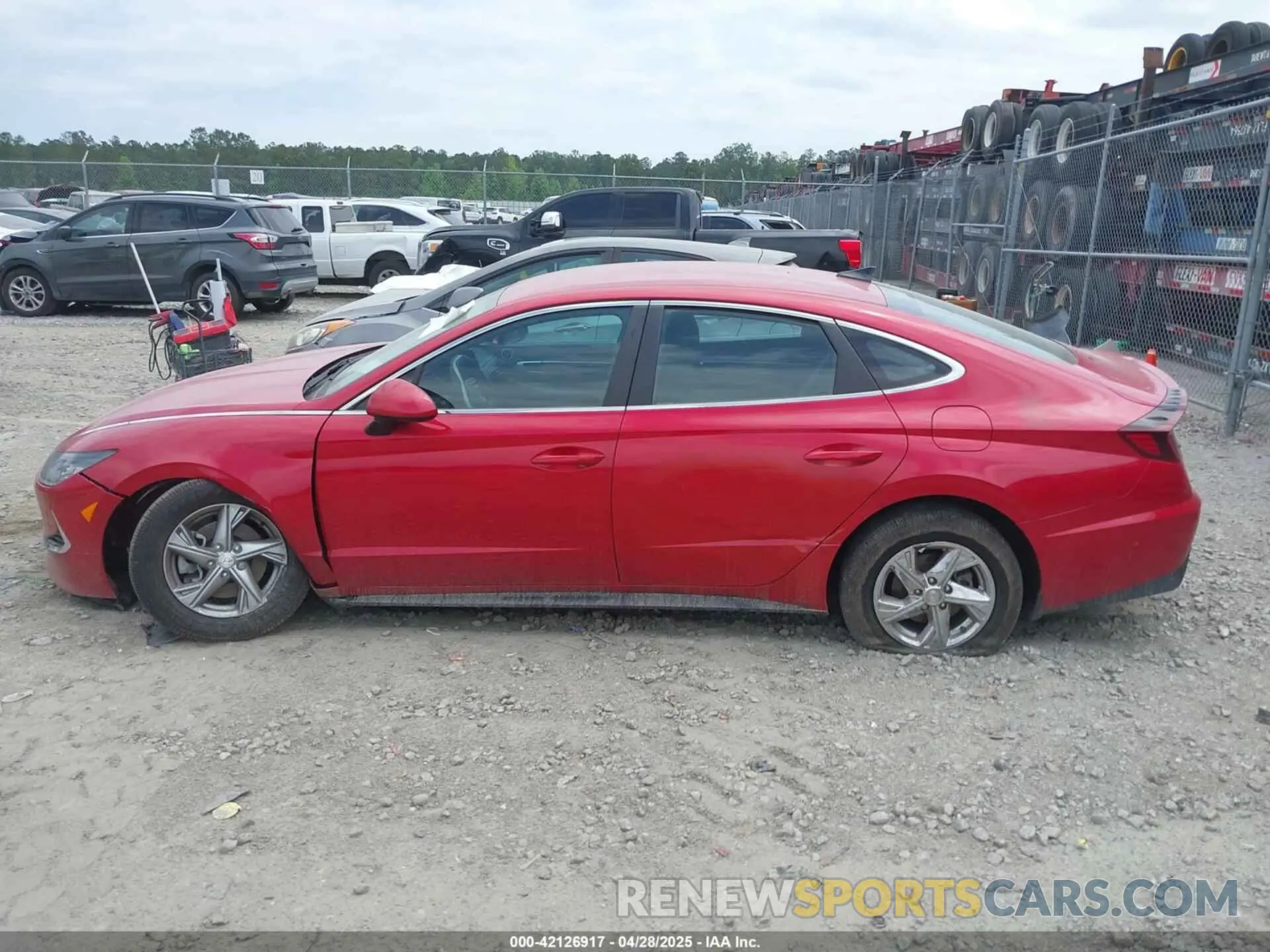 13 Photograph of a damaged car 5NPEG4JA9NH143457 HYUNDAI SONATA 2022