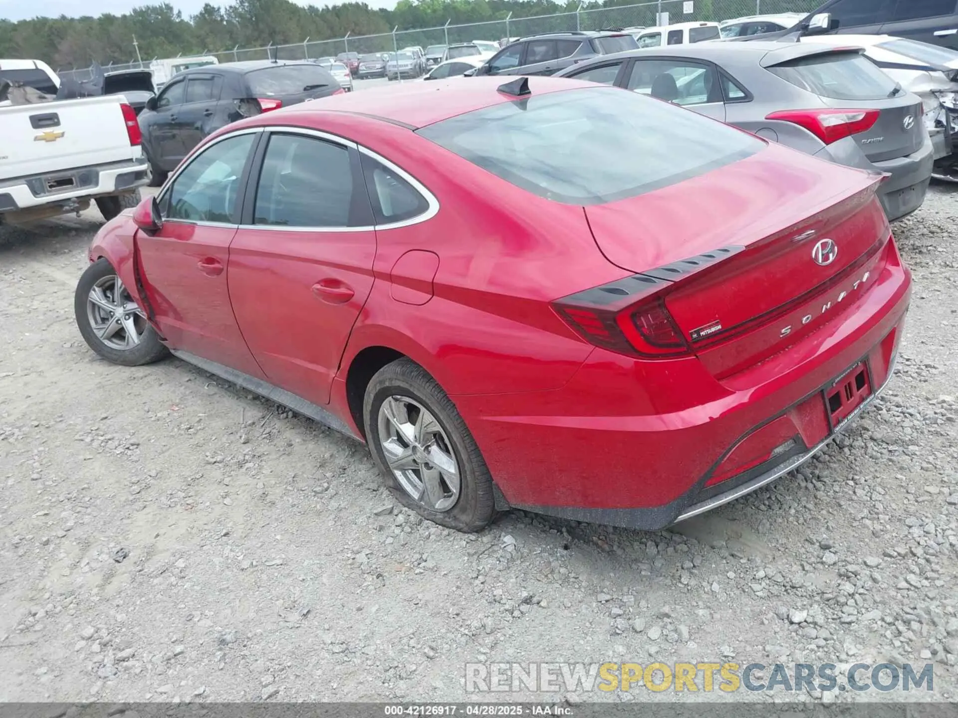 3 Photograph of a damaged car 5NPEG4JA9NH143457 HYUNDAI SONATA 2022