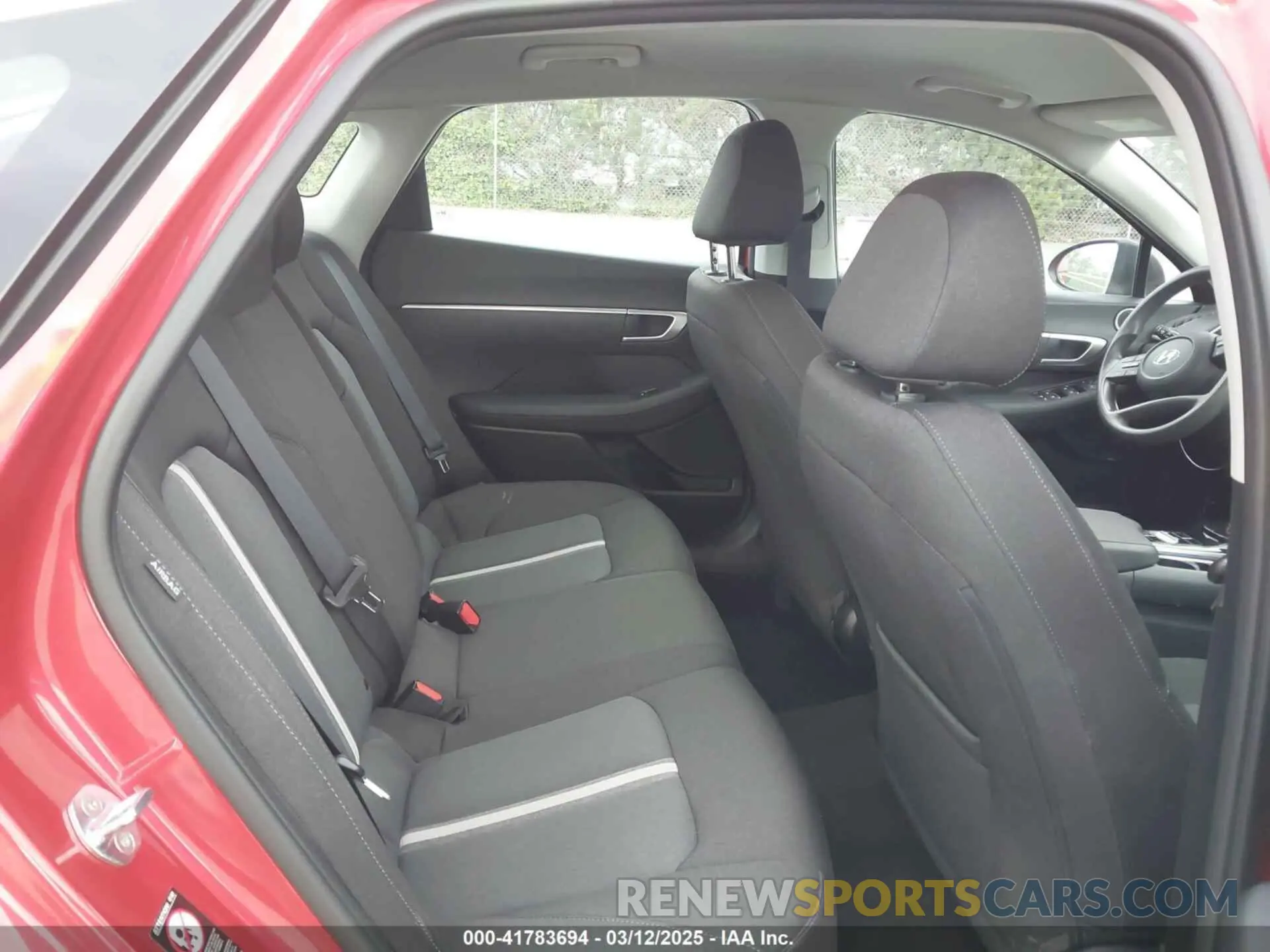 8 Photograph of a damaged car 5NPEG4JA9NH145788 HYUNDAI SONATA 2022