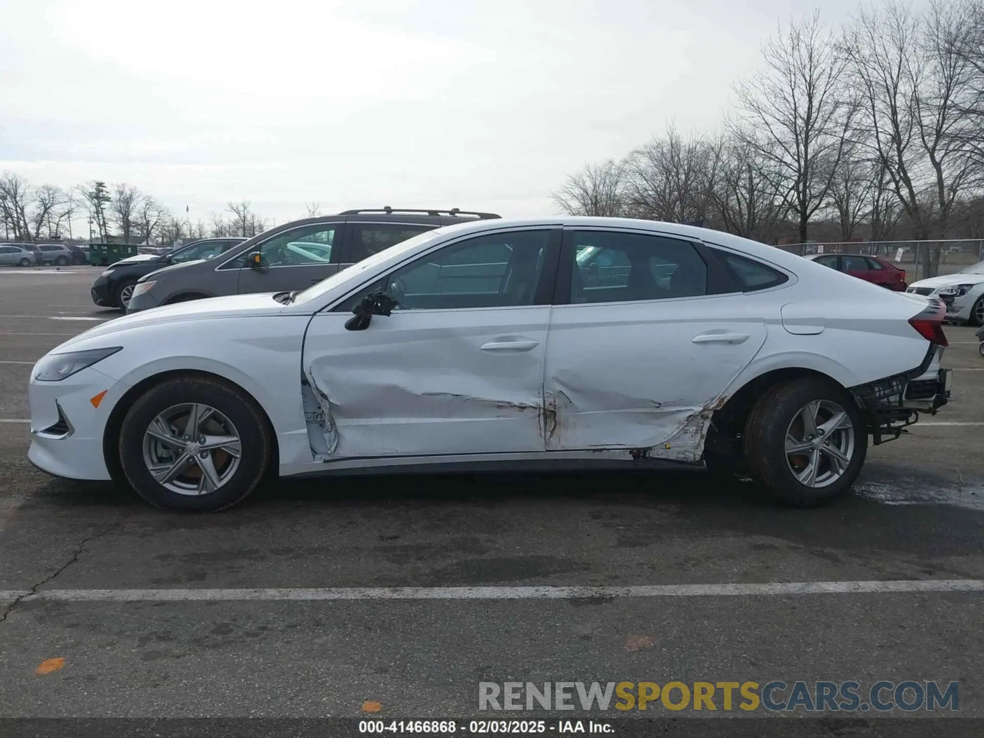 14 Photograph of a damaged car 5NPEG4JA9NH147654 HYUNDAI SONATA 2022