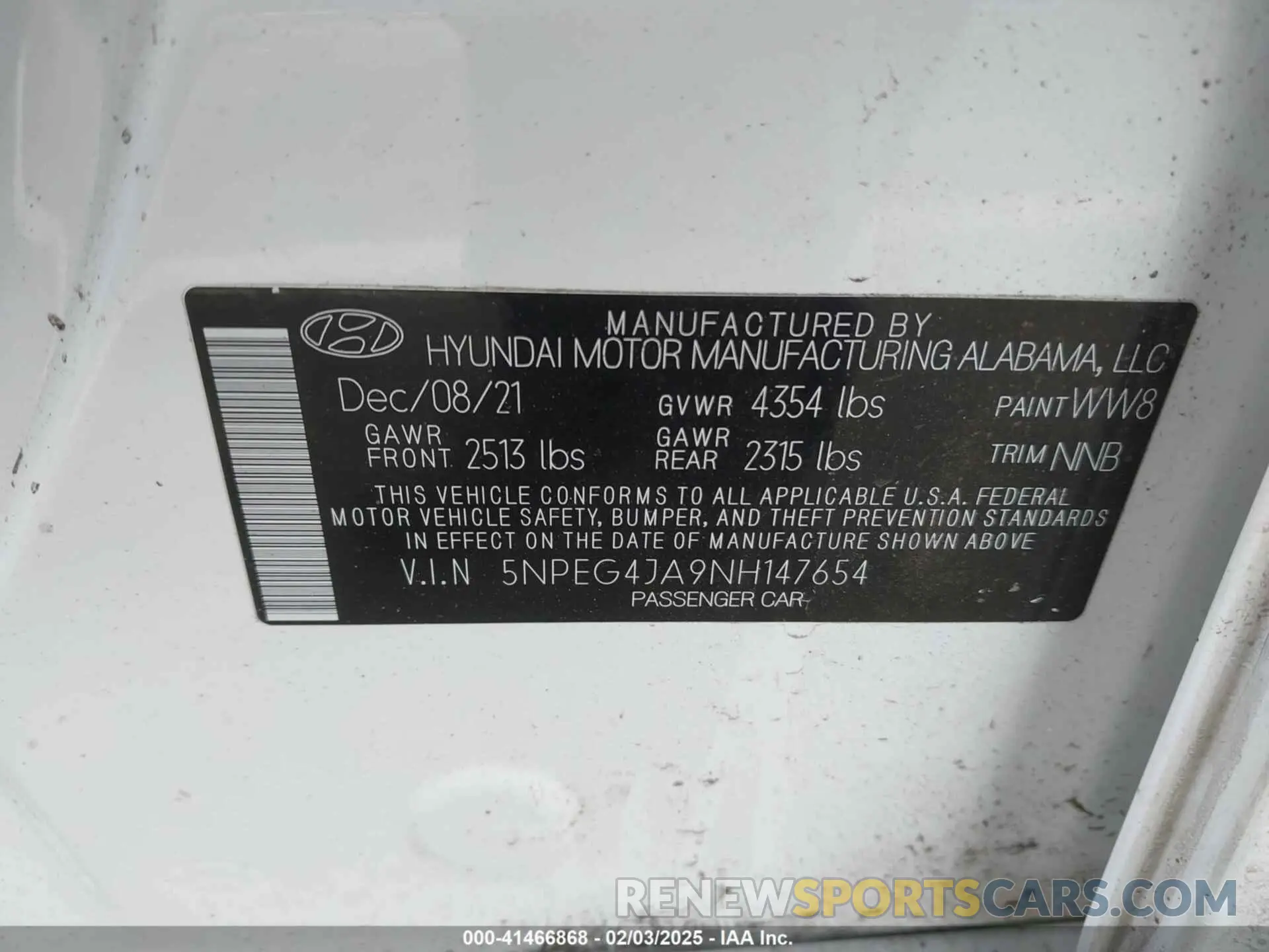 9 Photograph of a damaged car 5NPEG4JA9NH147654 HYUNDAI SONATA 2022