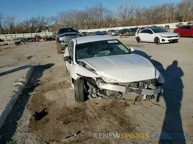 11 Photograph of a damaged car 5NPEG4JA9NH148089 HYUNDAI SONATA 2022