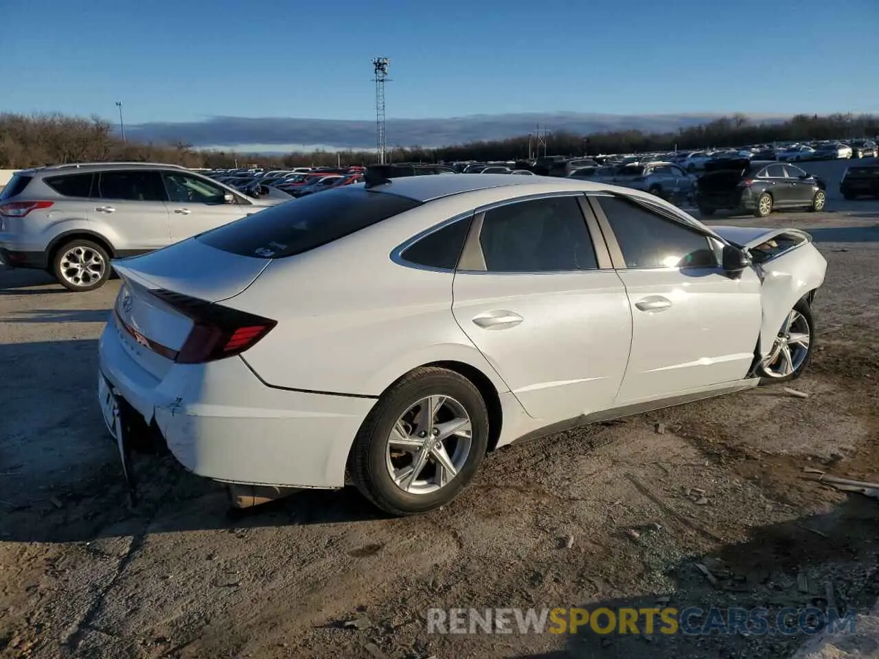 3 Photograph of a damaged car 5NPEG4JA9NH148089 HYUNDAI SONATA 2022