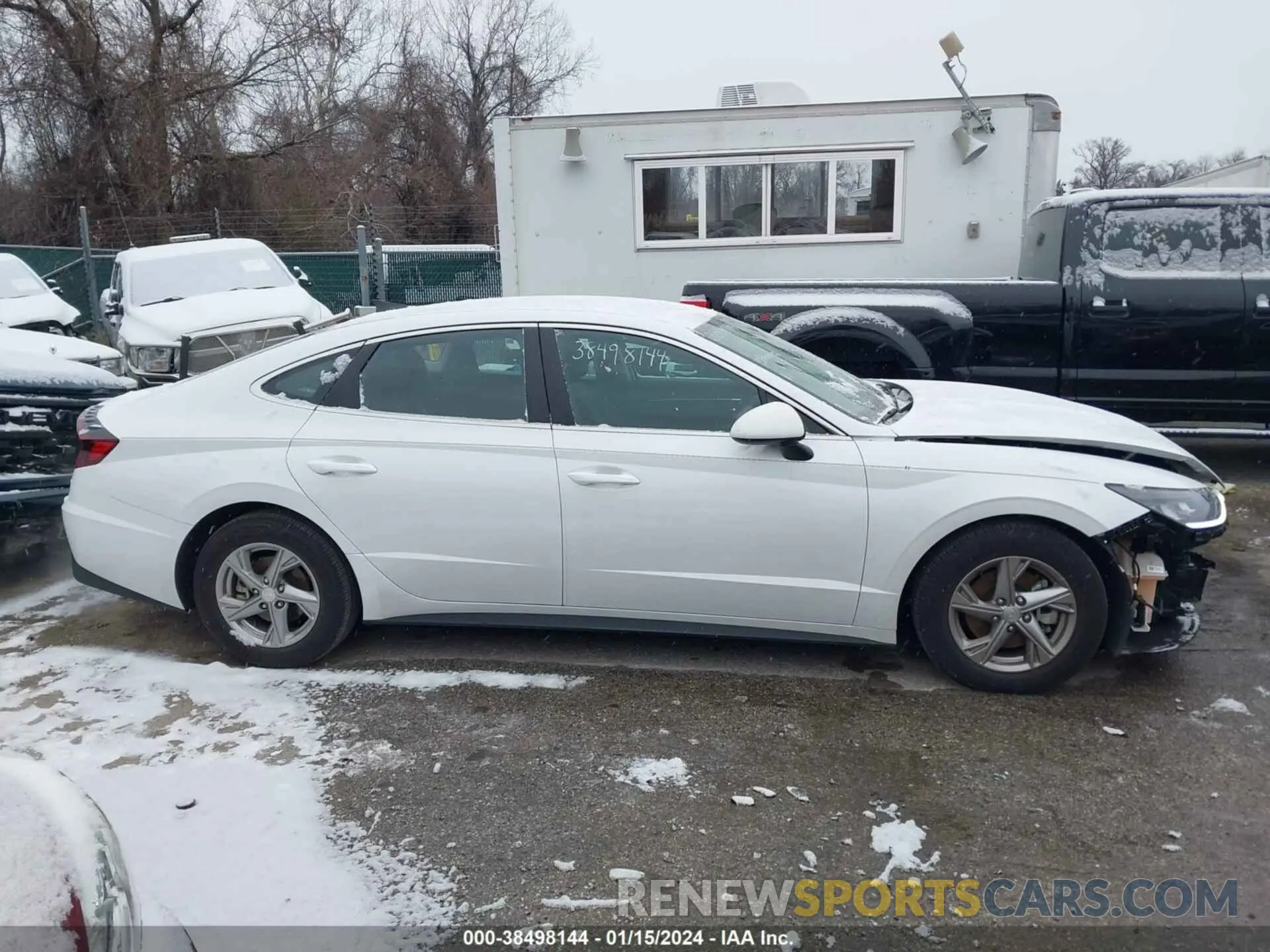 13 Photograph of a damaged car 5NPEG4JAXNH143533 HYUNDAI SONATA 2022