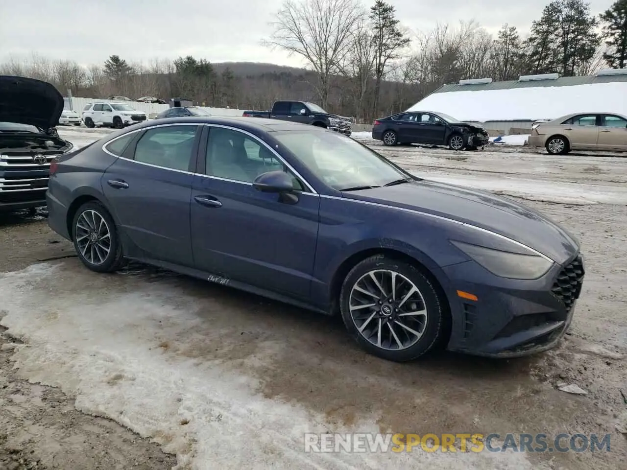 4 Photograph of a damaged car 5NPEH4J22NH146951 HYUNDAI SONATA 2022