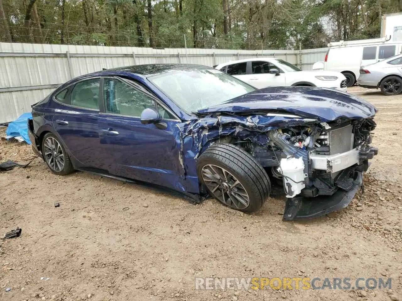 4 Photograph of a damaged car 5NPEH4J23NH137952 HYUNDAI SONATA 2022