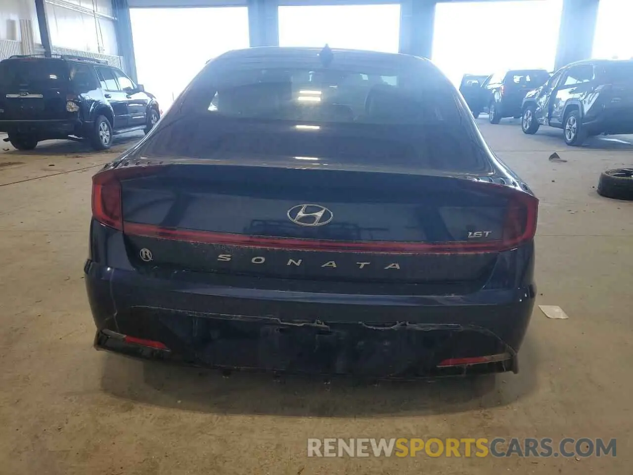 6 Photograph of a damaged car 5NPEJ4J20NH141722 HYUNDAI SONATA 2022