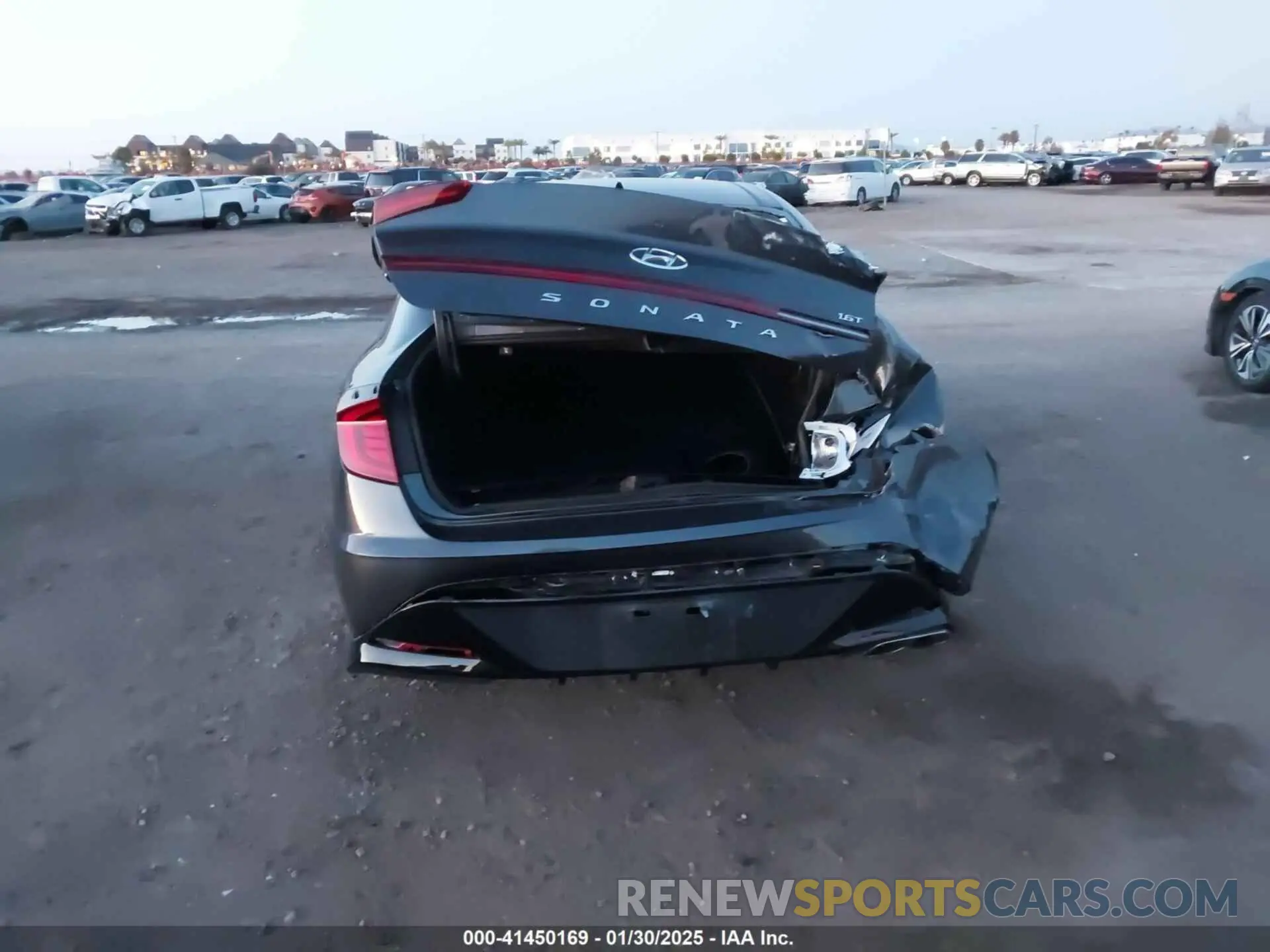 16 Photograph of a damaged car 5NPEJ4J21NH140238 HYUNDAI SONATA 2022