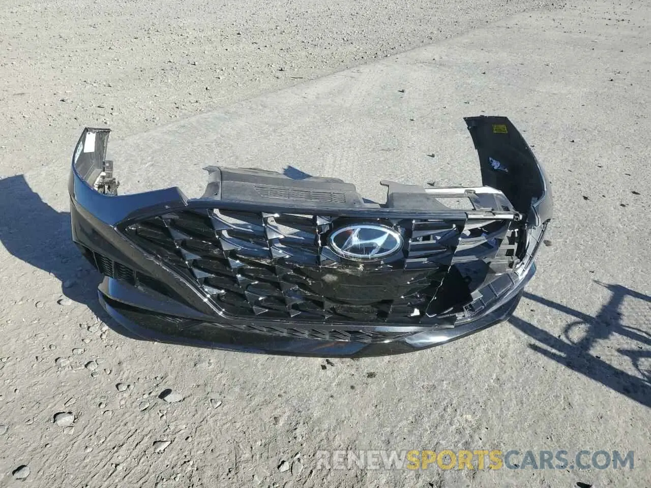 12 Photograph of a damaged car 5NPEJ4J25NH139254 HYUNDAI SONATA 2022