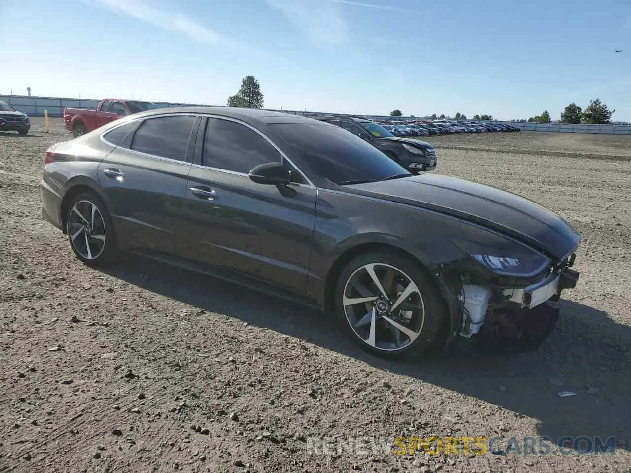 4 Photograph of a damaged car 5NPEJ4J25NH139254 HYUNDAI SONATA 2022