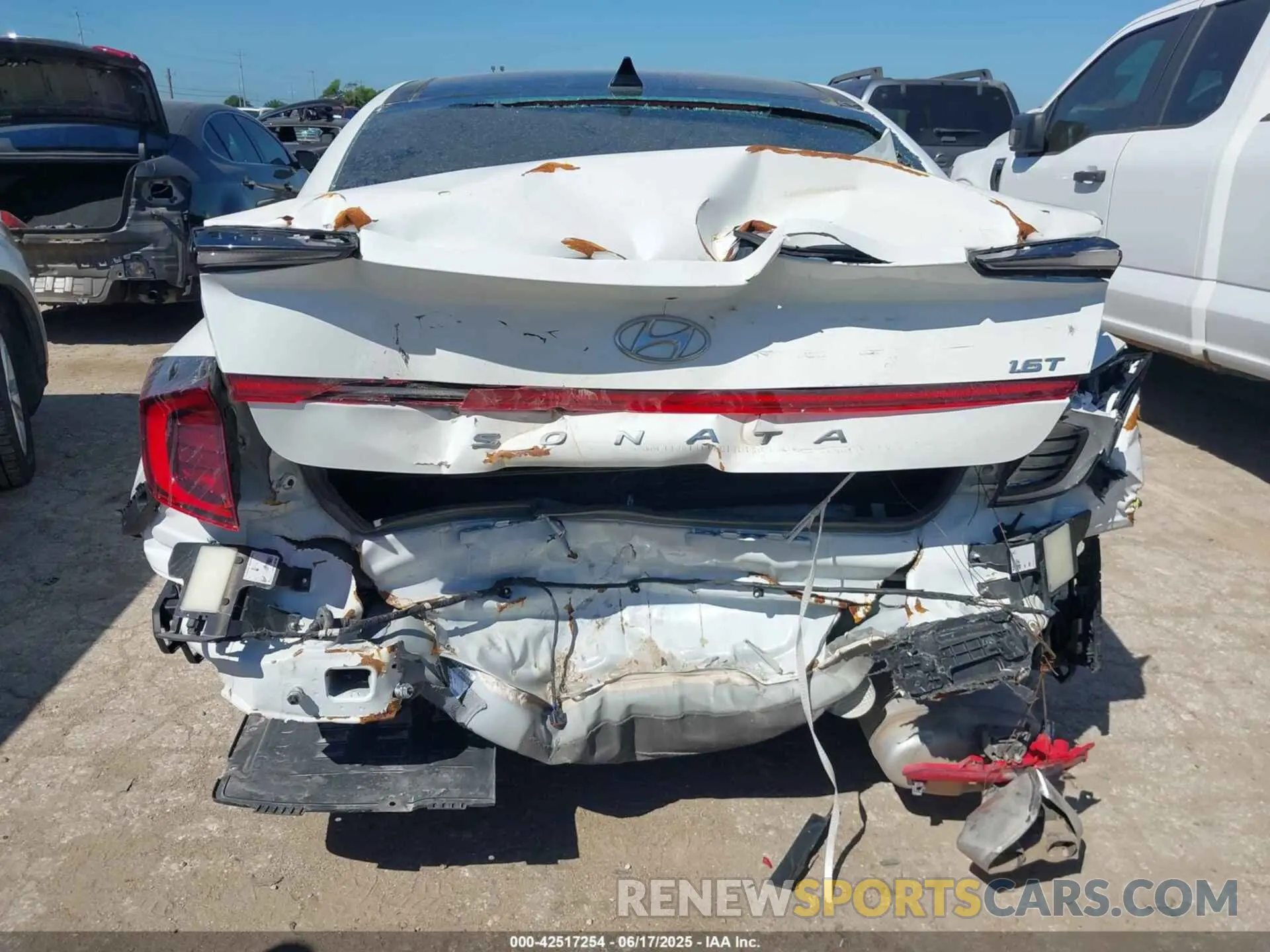 6 Photograph of a damaged car 5NPEJ4J28NH136090 HYUNDAI SONATA 2022