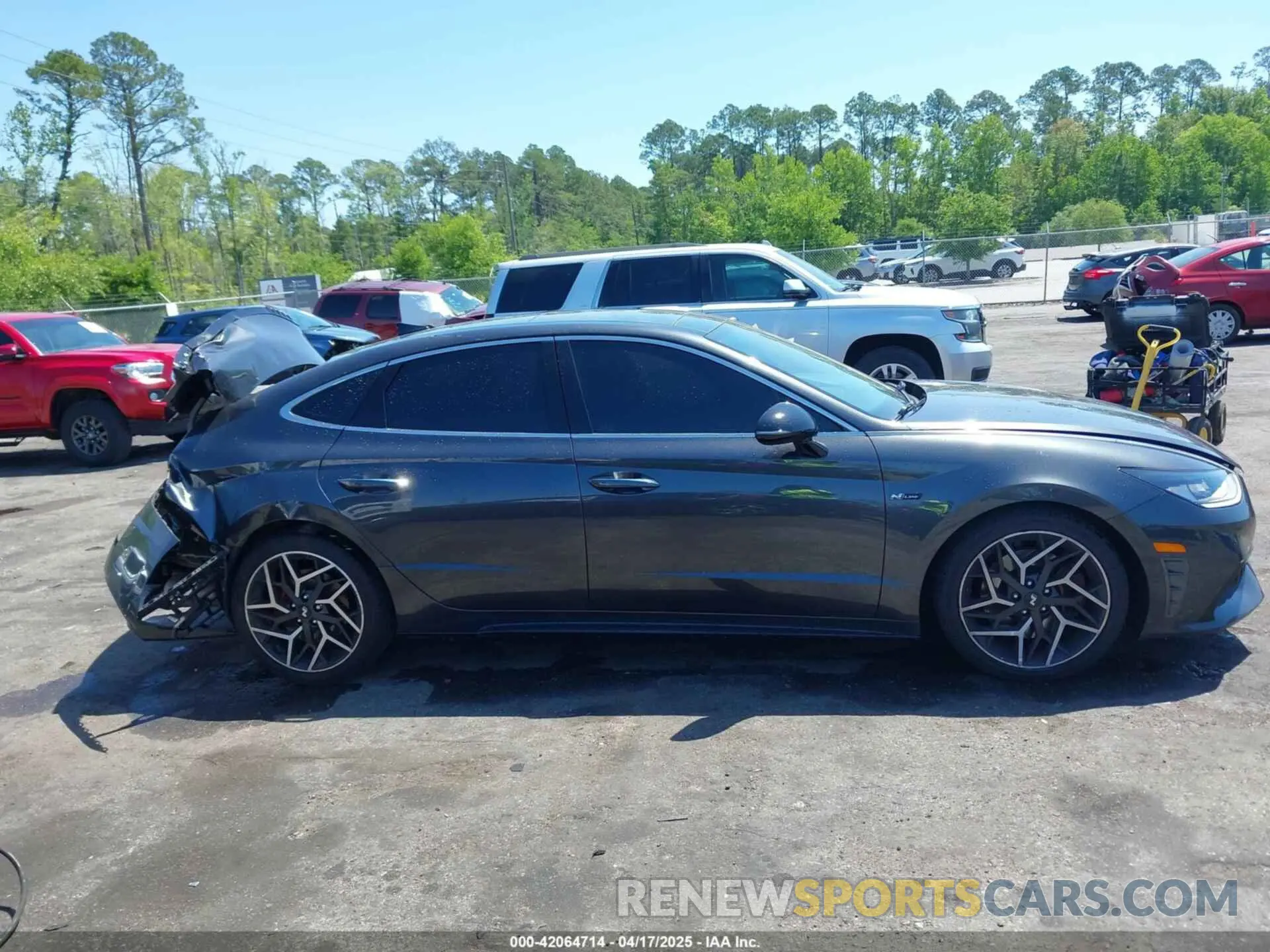 13 Photograph of a damaged car 5NPEK4JC0NH143301 HYUNDAI SONATA 2022
