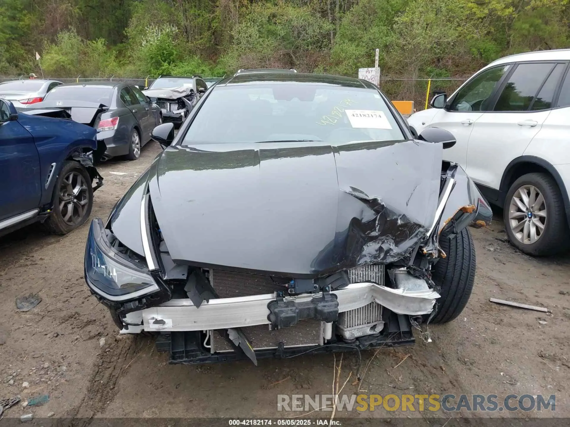 11 Photograph of a damaged car 5NPEK4JC5NH140992 HYUNDAI SONATA 2022