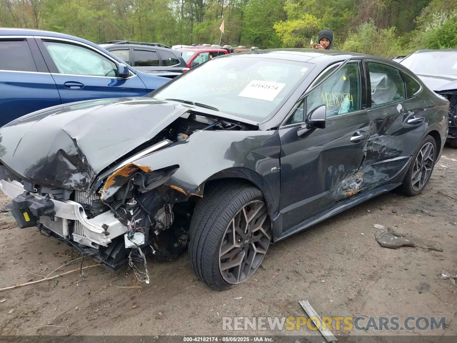2 Photograph of a damaged car 5NPEK4JC5NH140992 HYUNDAI SONATA 2022