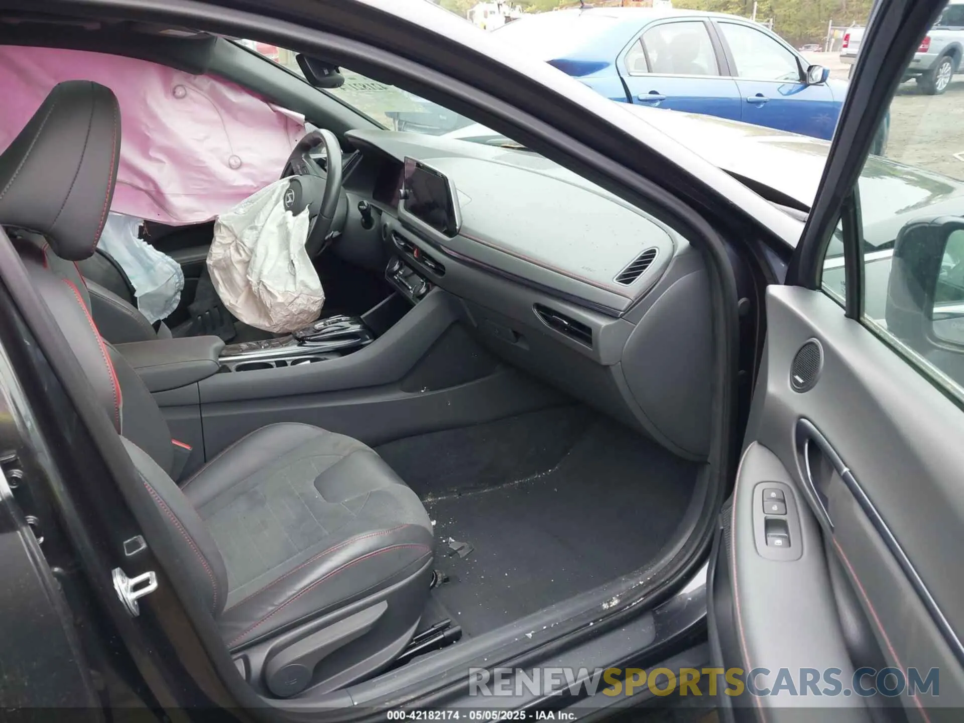 5 Photograph of a damaged car 5NPEK4JC5NH140992 HYUNDAI SONATA 2022