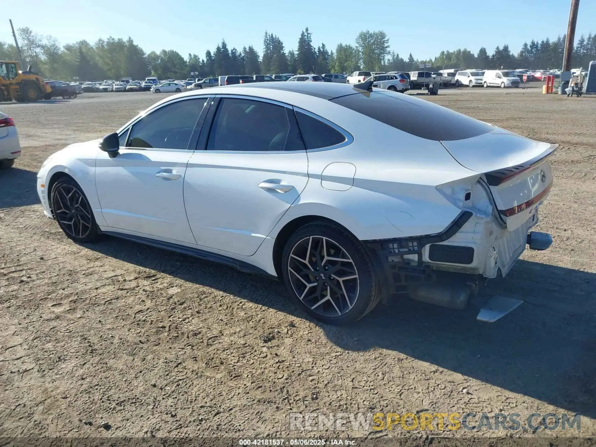 3 Photograph of a damaged car 5NPEK4JC8NH143272 HYUNDAI SONATA 2022