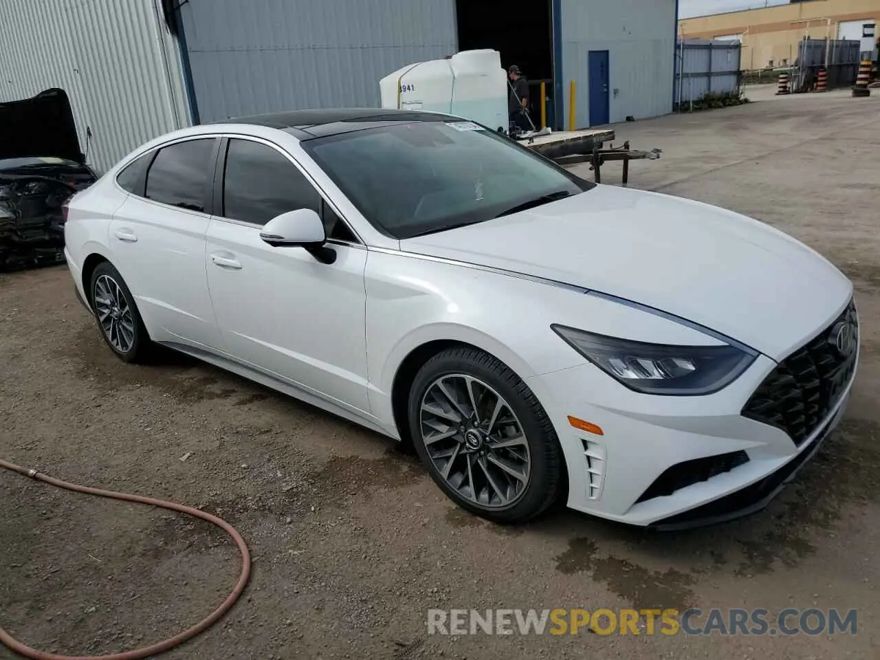 4 Photograph of a damaged car 5NPEL4J20NH136479 HYUNDAI SONATA 2022
