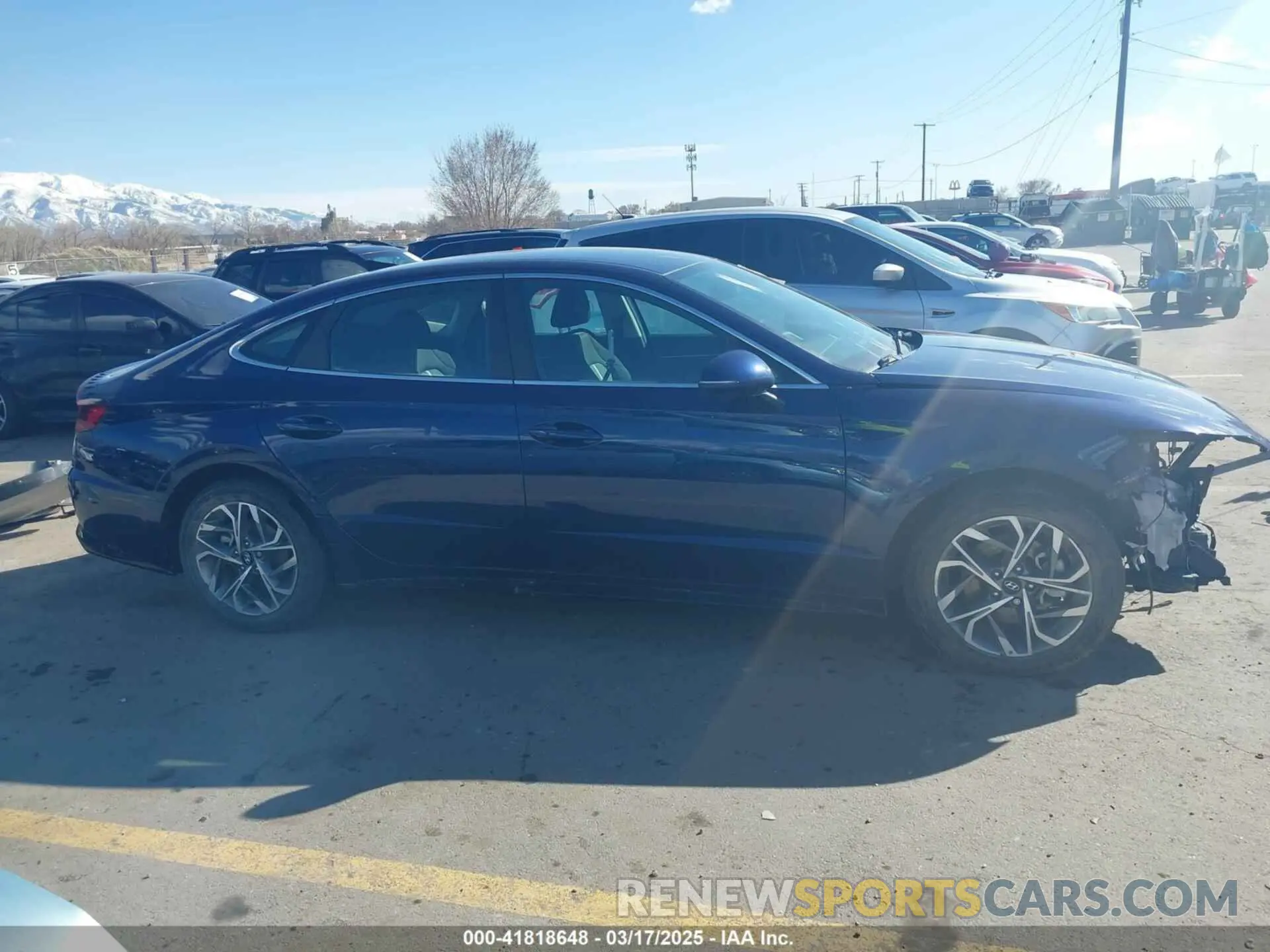 14 Photograph of a damaged car 5NPEL4JA9NH143342 HYUNDAI SONATA 2022