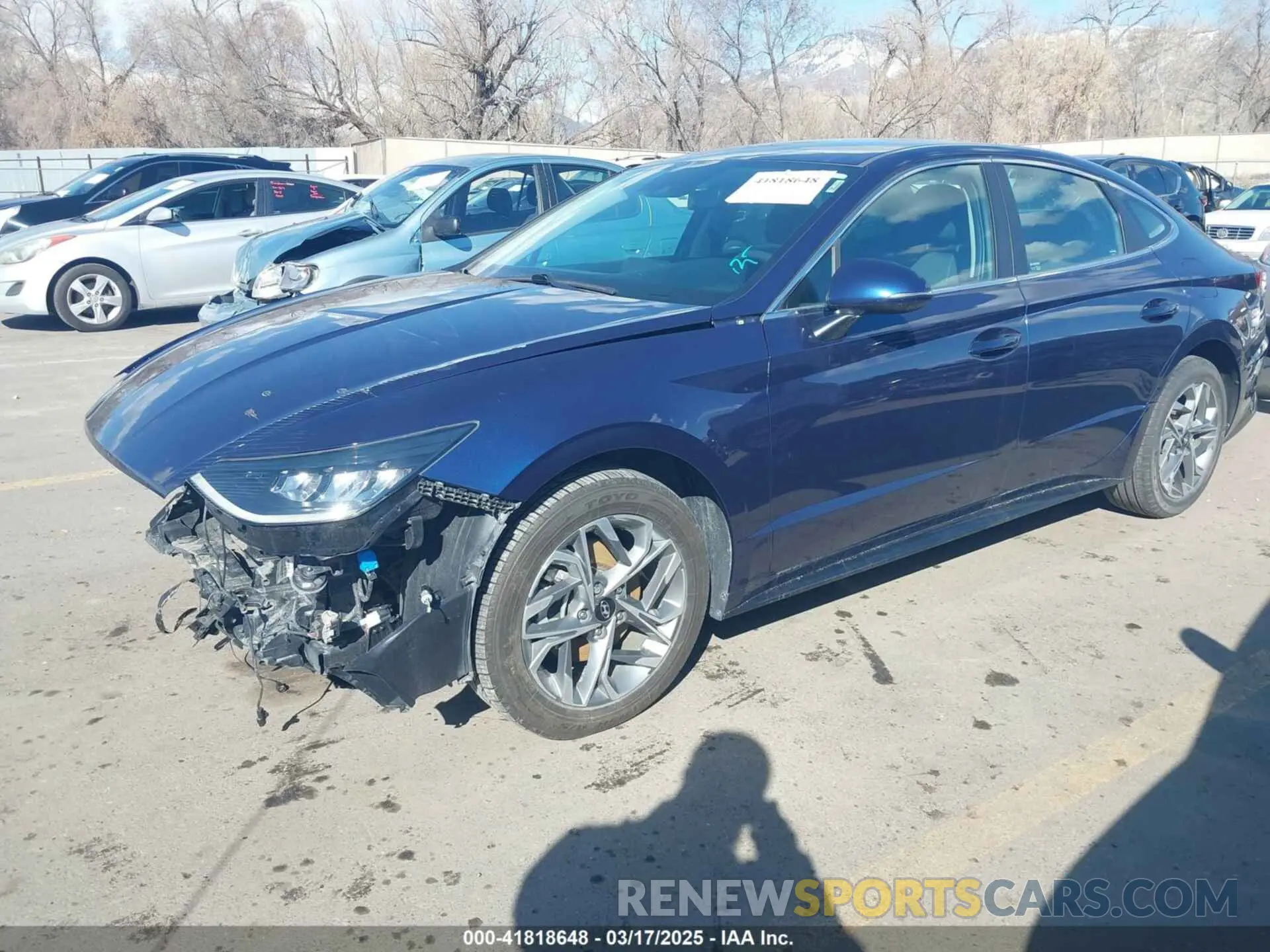 2 Photograph of a damaged car 5NPEL4JA9NH143342 HYUNDAI SONATA 2022