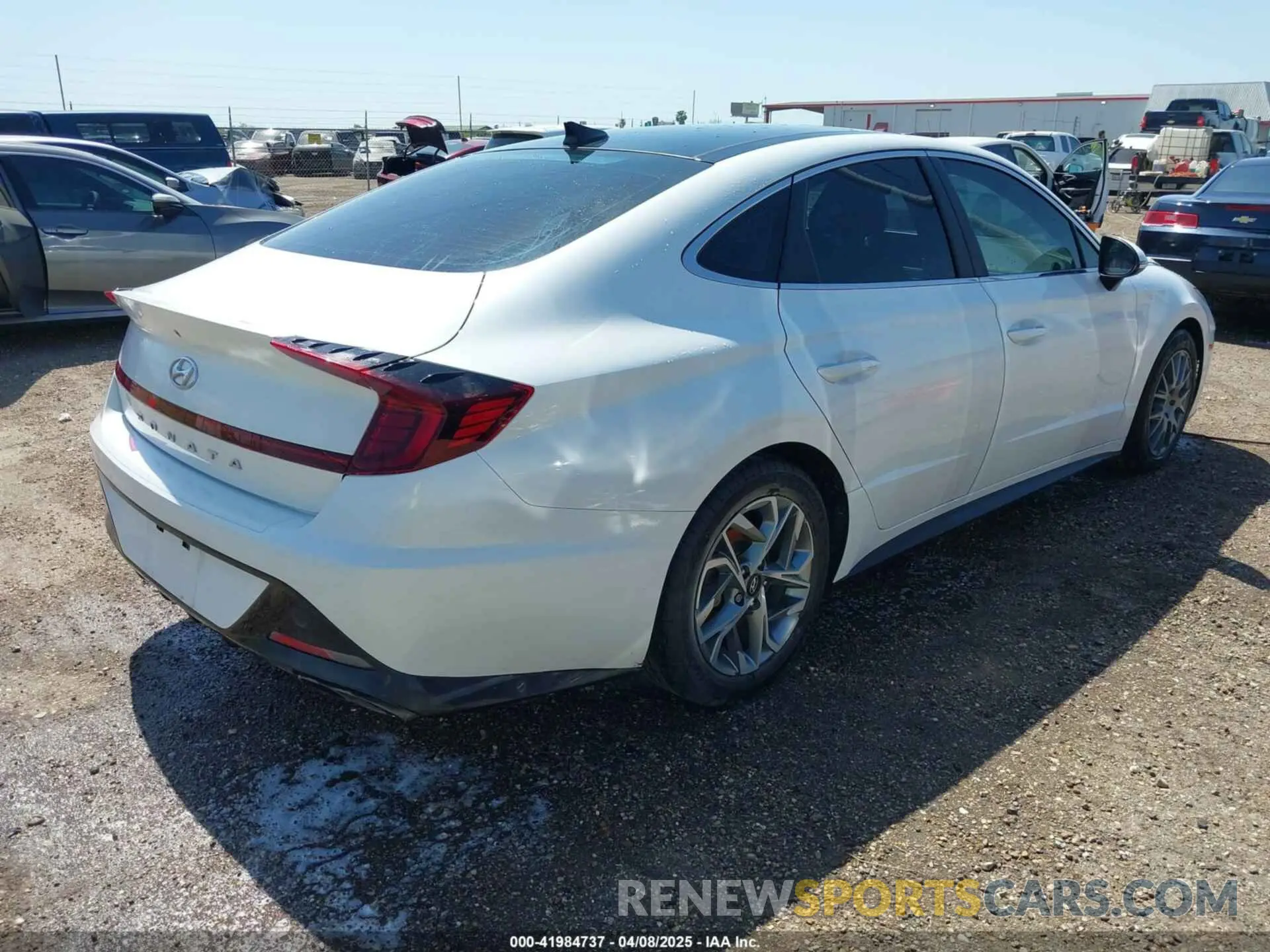 4 Photograph of a damaged car KMHL14JA6NA235718 HYUNDAI SONATA 2022