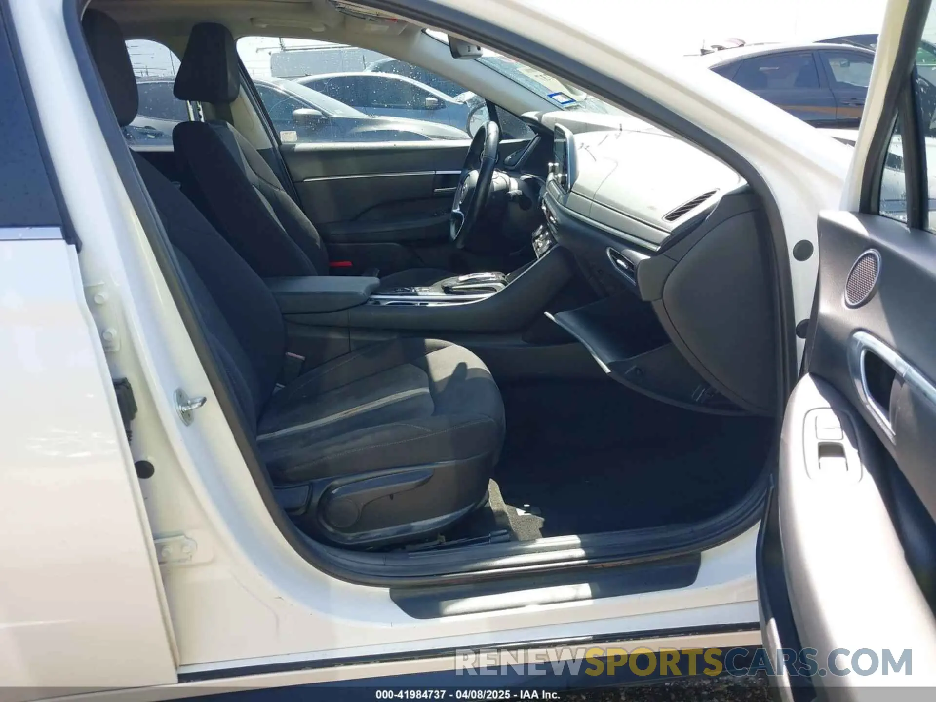 5 Photograph of a damaged car KMHL14JA6NA235718 HYUNDAI SONATA 2022