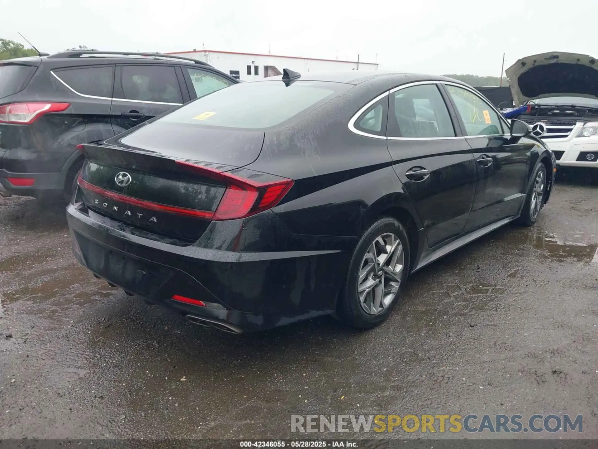 4 Photograph of a damaged car KMHL14JAXNA220414 HYUNDAI SONATA 2022