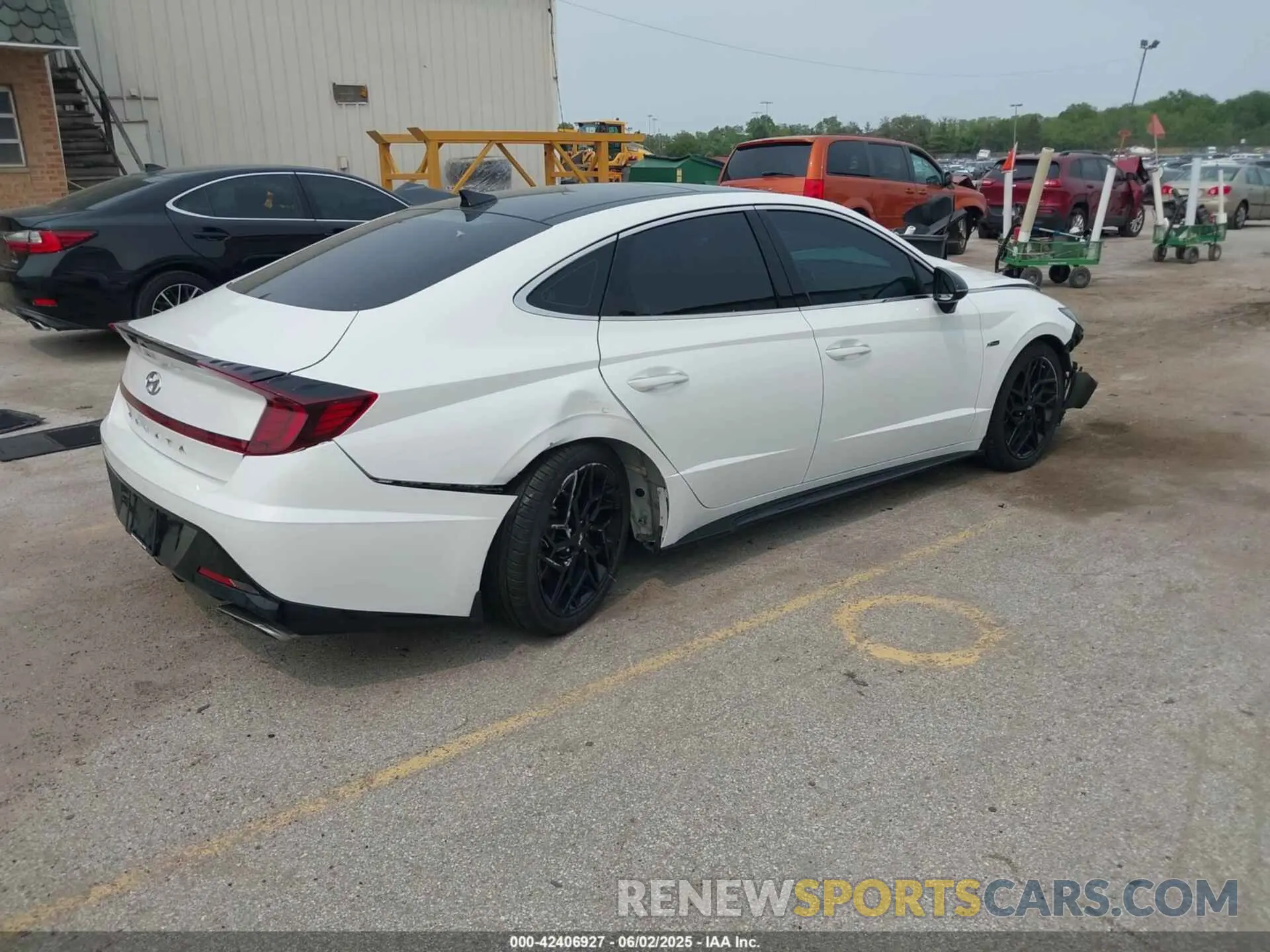 4 Photograph of a damaged car KMHL14JC1NA217743 HYUNDAI SONATA 2022