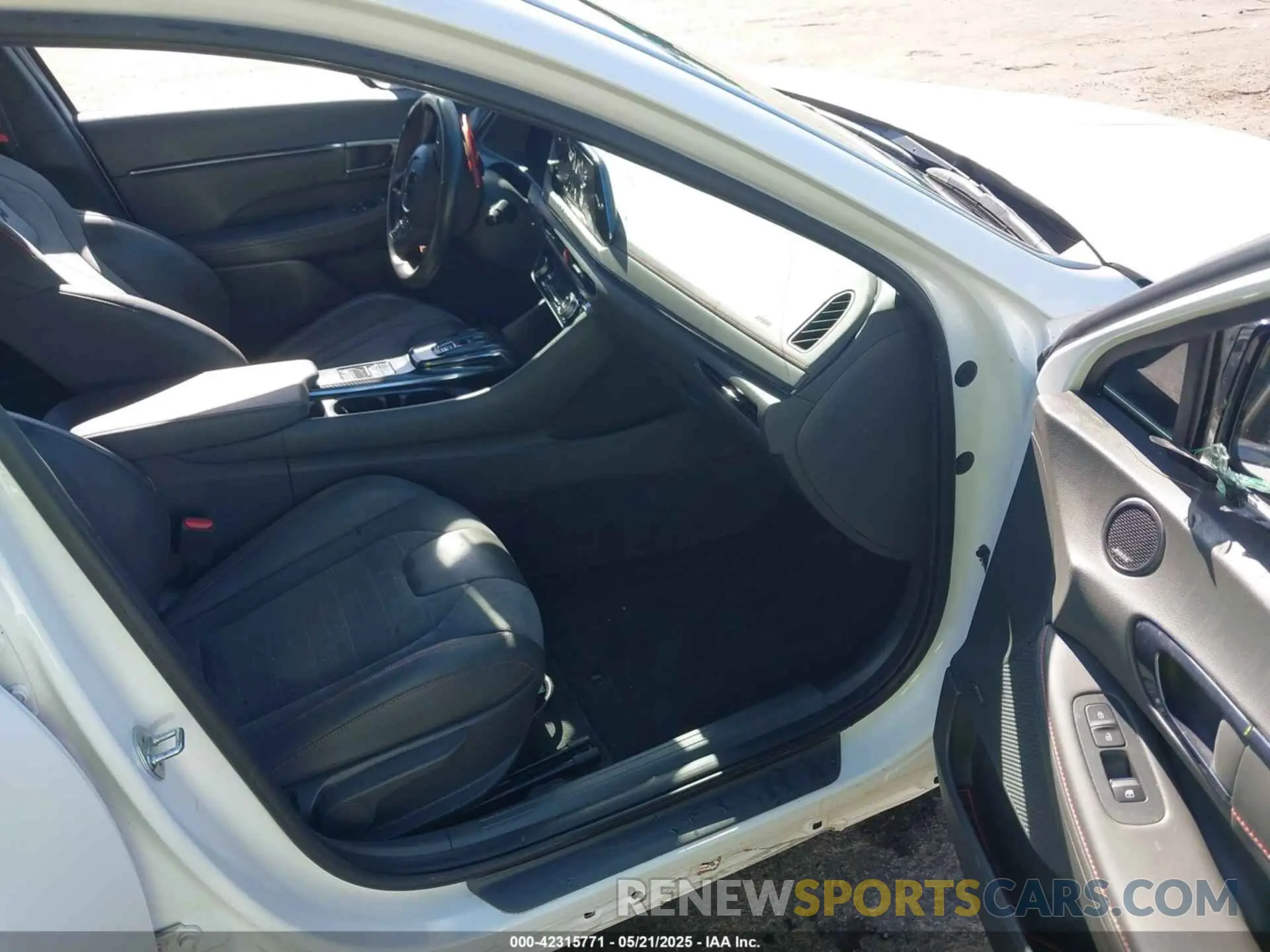 5 Photograph of a damaged car KMHL14JC4NA216084 HYUNDAI SONATA 2022
