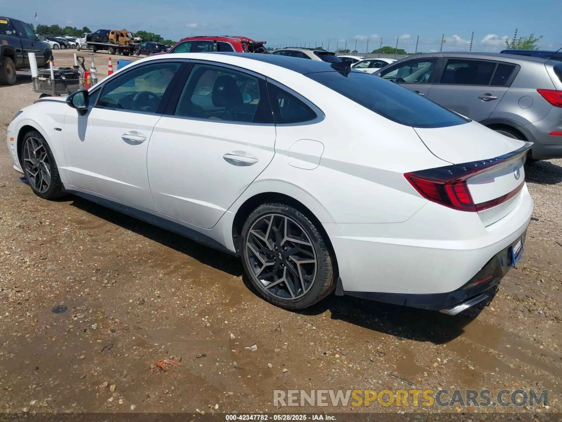 3 Photograph of a damaged car KMHL14JC9NA221281 HYUNDAI SONATA 2022
