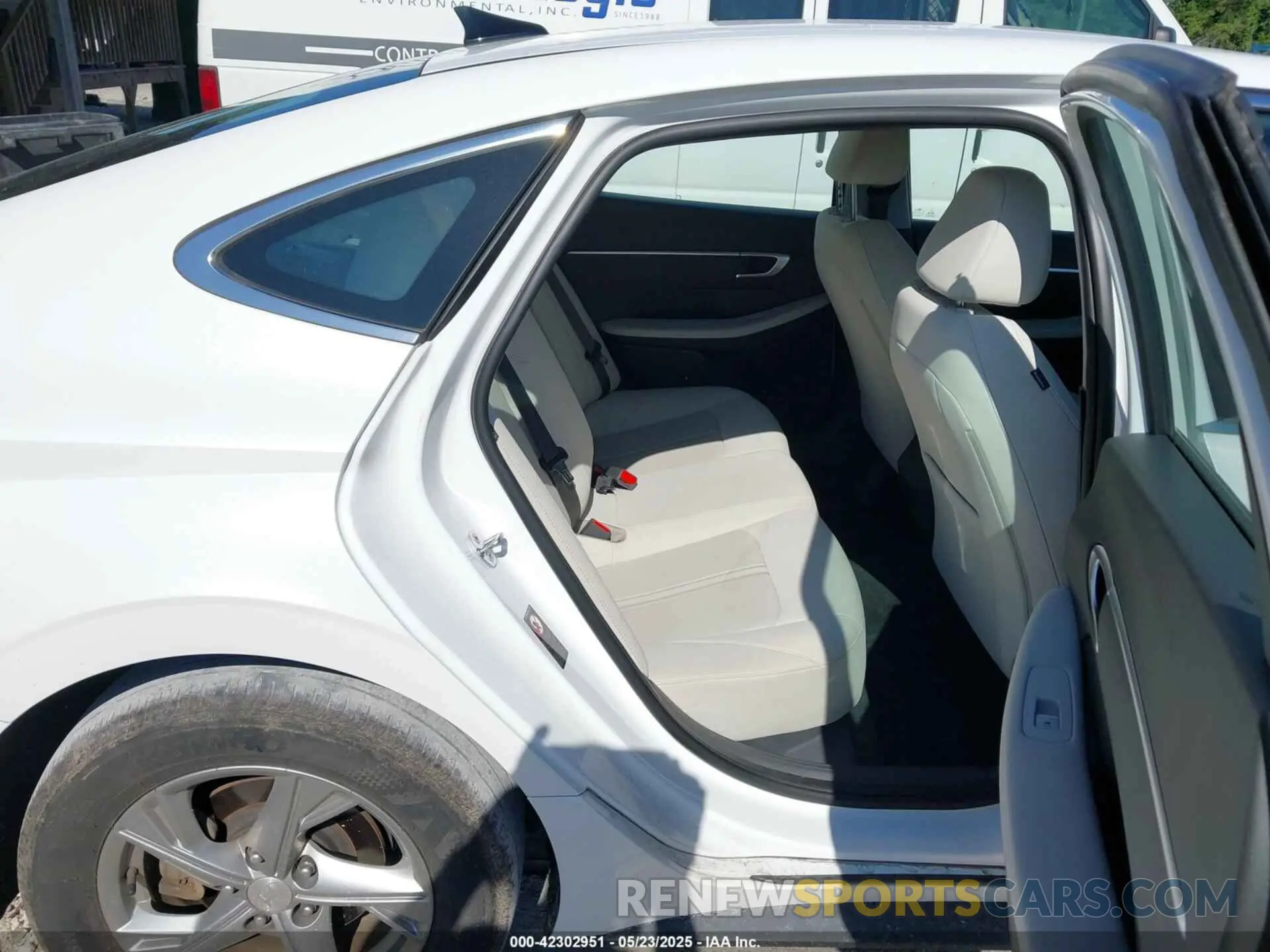 8 Photograph of a damaged car KMHL24JA6NA226241 HYUNDAI SONATA 2022