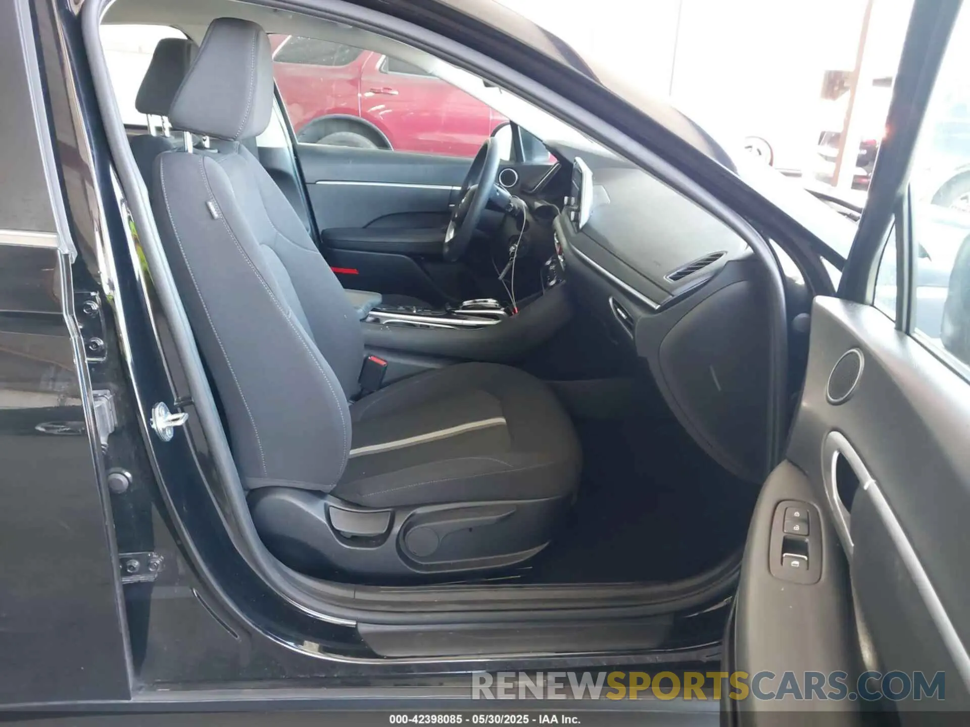 5 Photograph of a damaged car KMHL24JA8NA217492 HYUNDAI SONATA 2022
