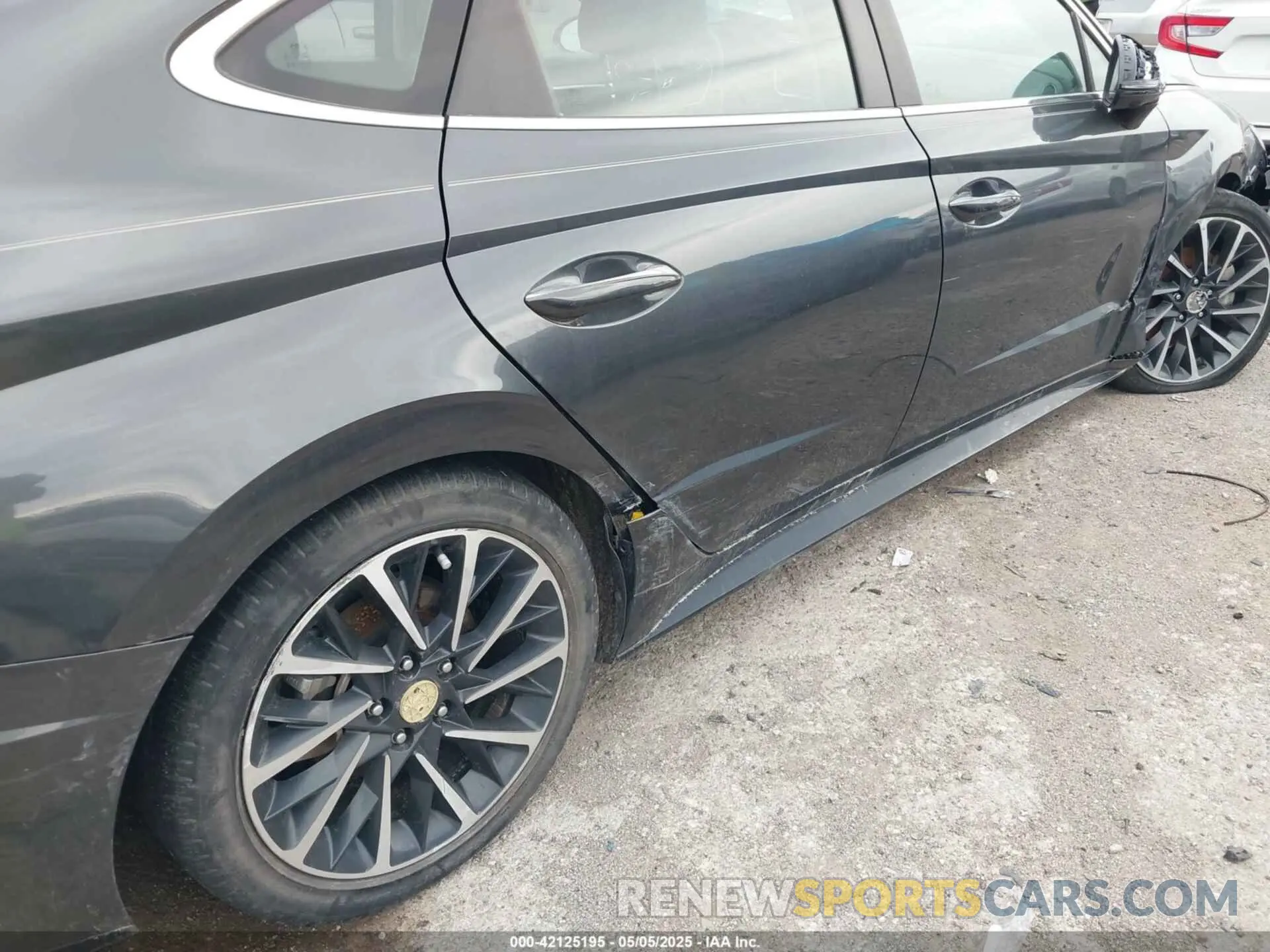 17 Photograph of a damaged car KMHL34J21NA223236 HYUNDAI SONATA 2022