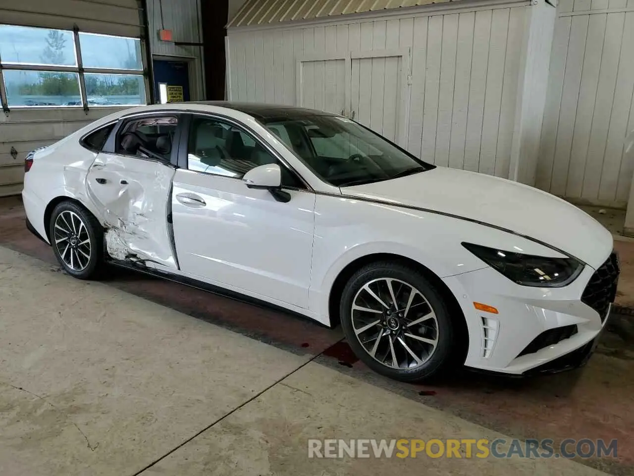 4 Photograph of a damaged car KMHL34J22NA204064 HYUNDAI SONATA 2022