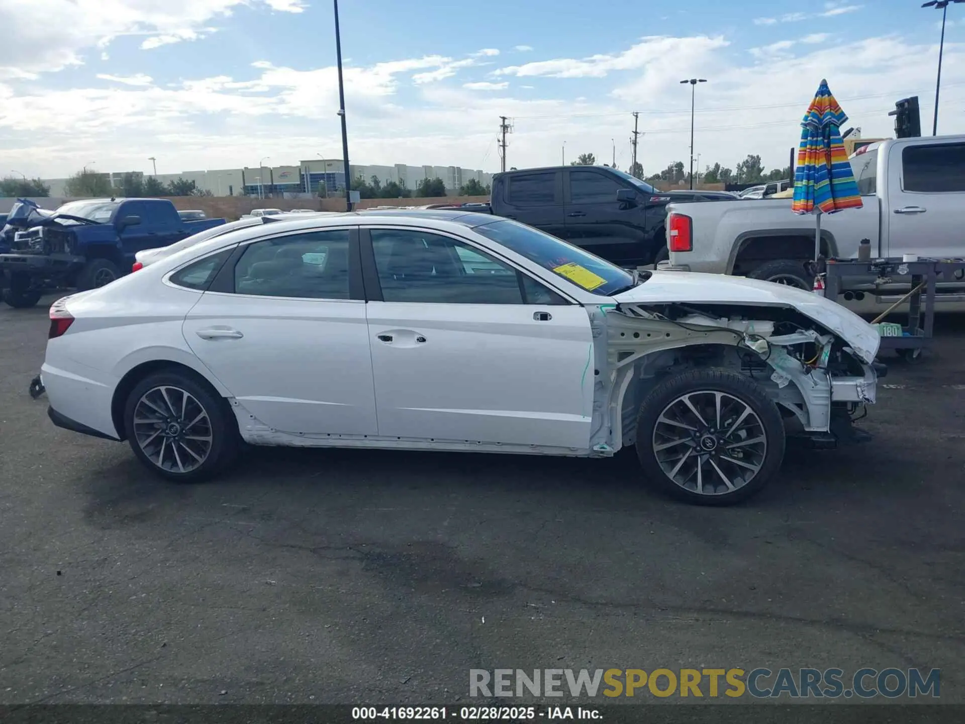 14 Photograph of a damaged car KMHL34J22NA227814 HYUNDAI SONATA 2022