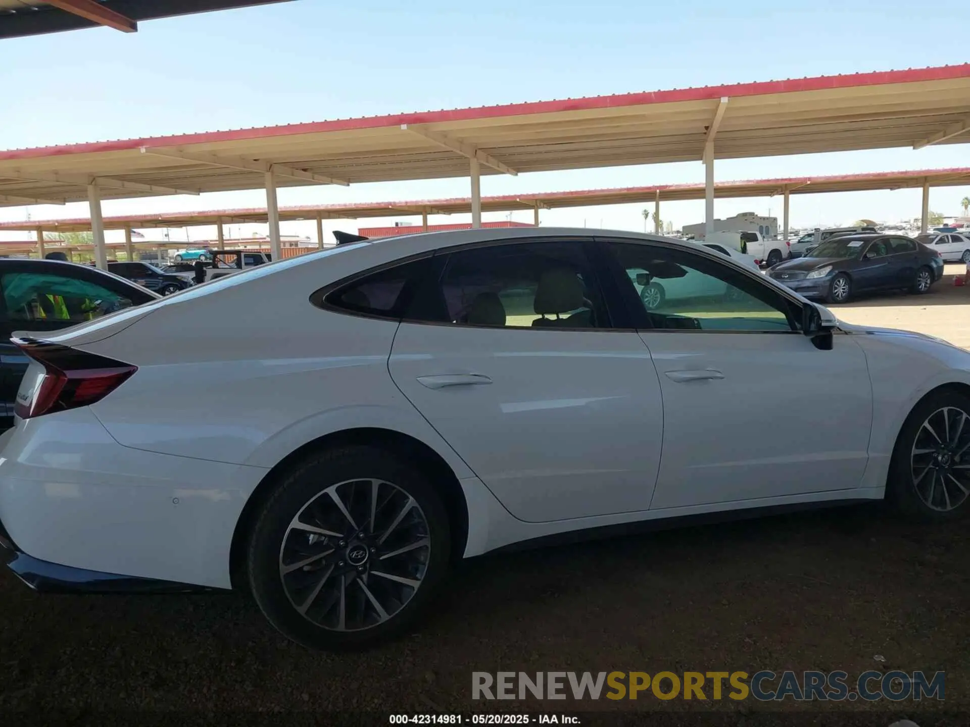 13 Photograph of a damaged car KMHL34J23NA168322 HYUNDAI SONATA 2022