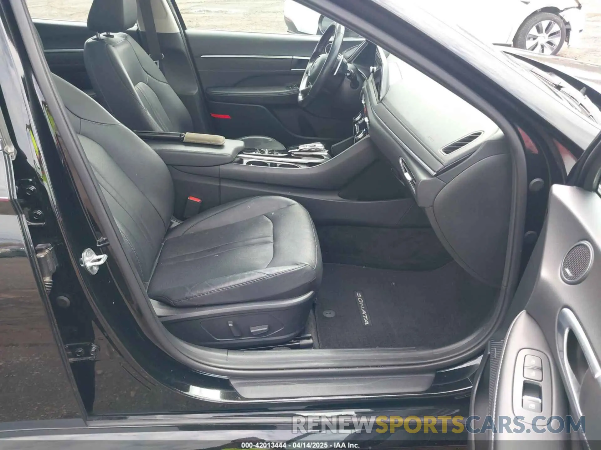5 Photograph of a damaged car KMHL34J23NA203036 HYUNDAI SONATA 2022