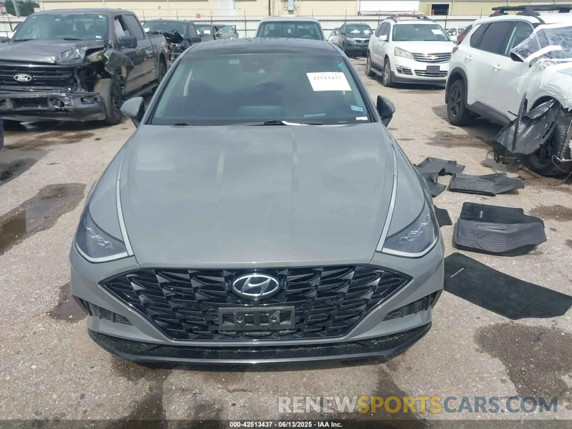 12 Photograph of a damaged car KMHL34J23NA222184 HYUNDAI SONATA 2022