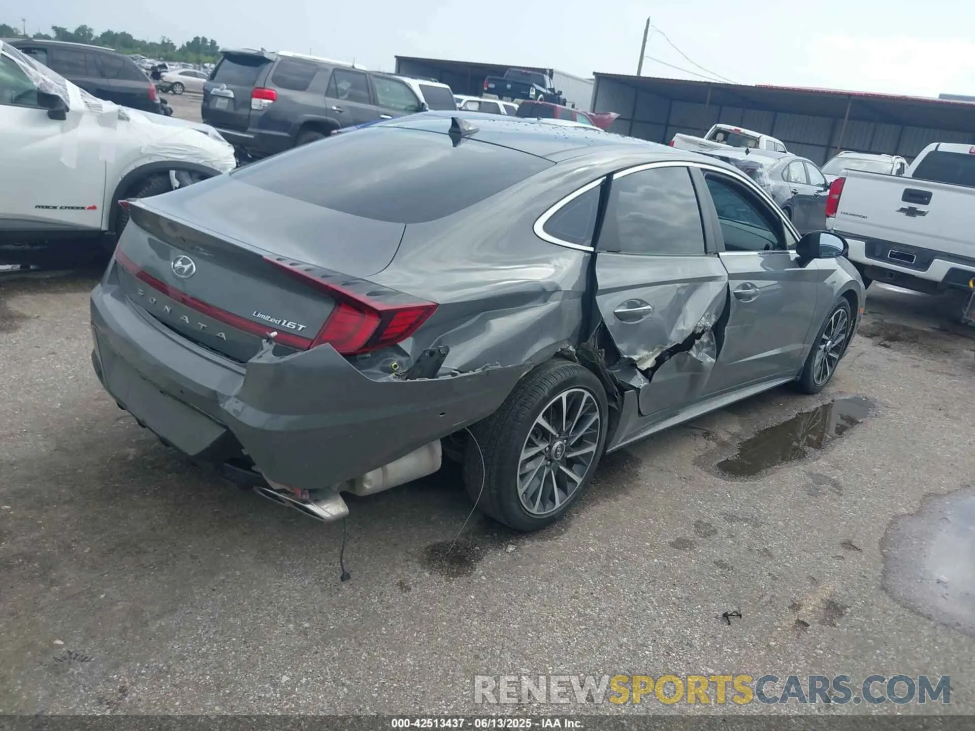 4 Photograph of a damaged car KMHL34J23NA222184 HYUNDAI SONATA 2022